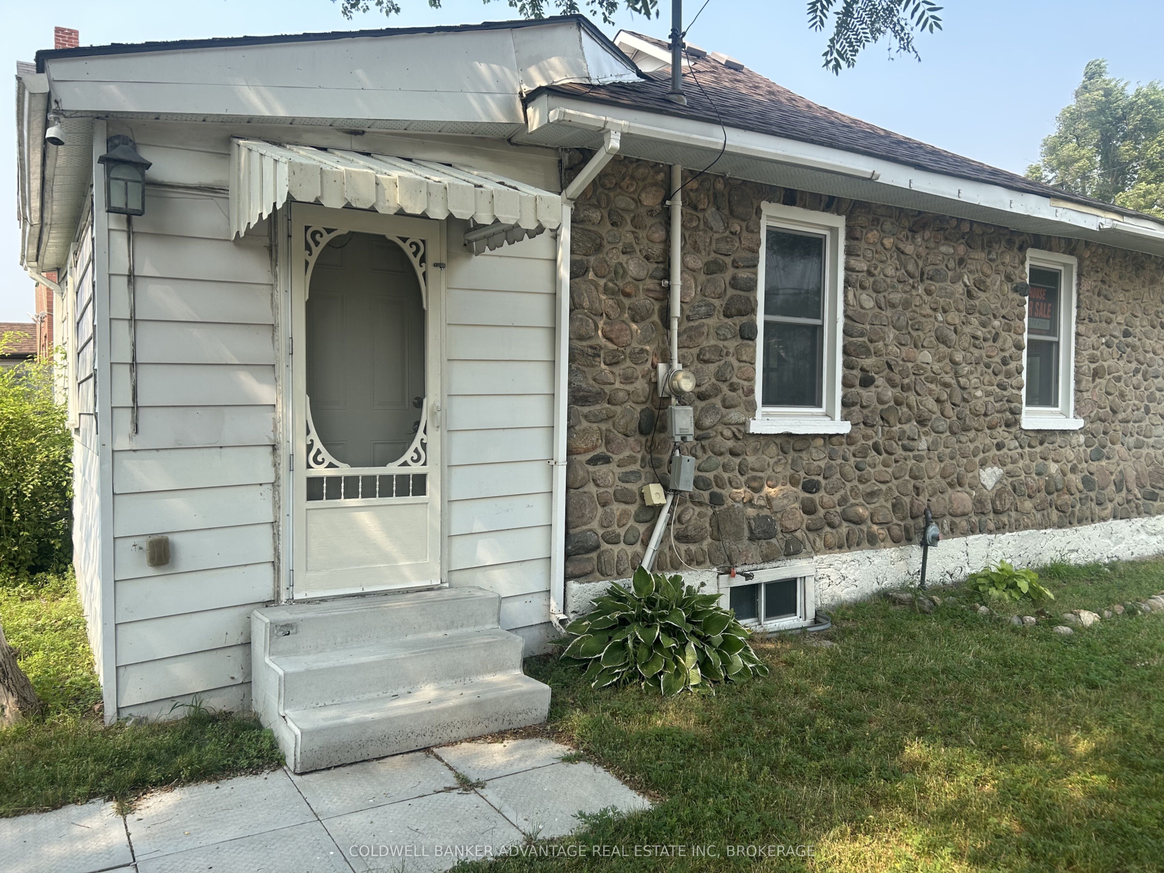 36 Sanford Street Property Photo 4