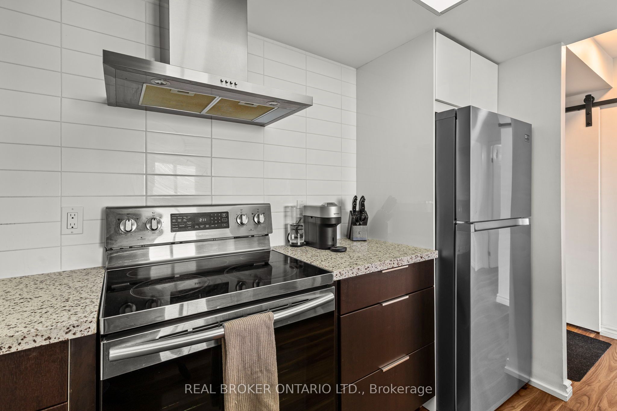 65 Ellen Street 1407 Property Photo 12