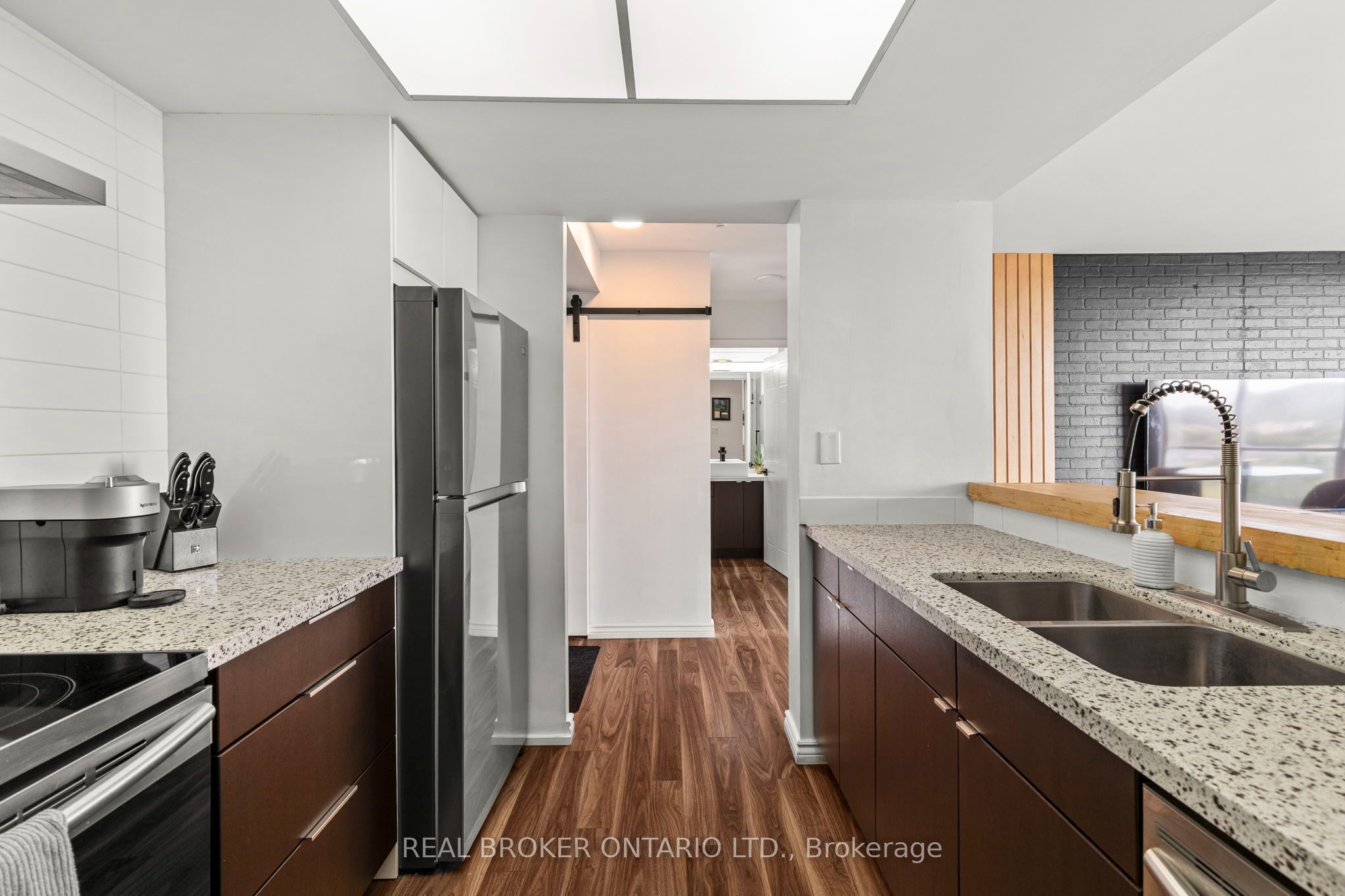 65 Ellen Street 1407 Property Photo 13