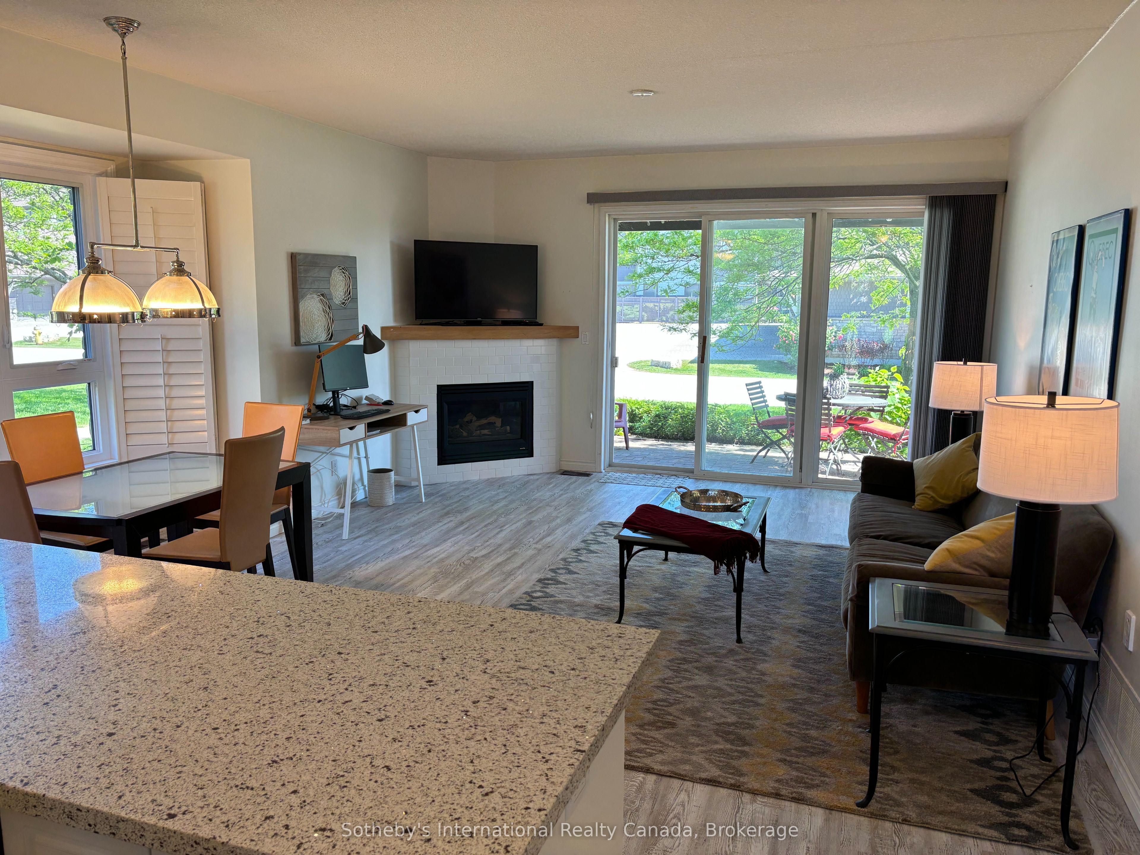 670 JOHNSTON PARK Avenue Property Photo 1