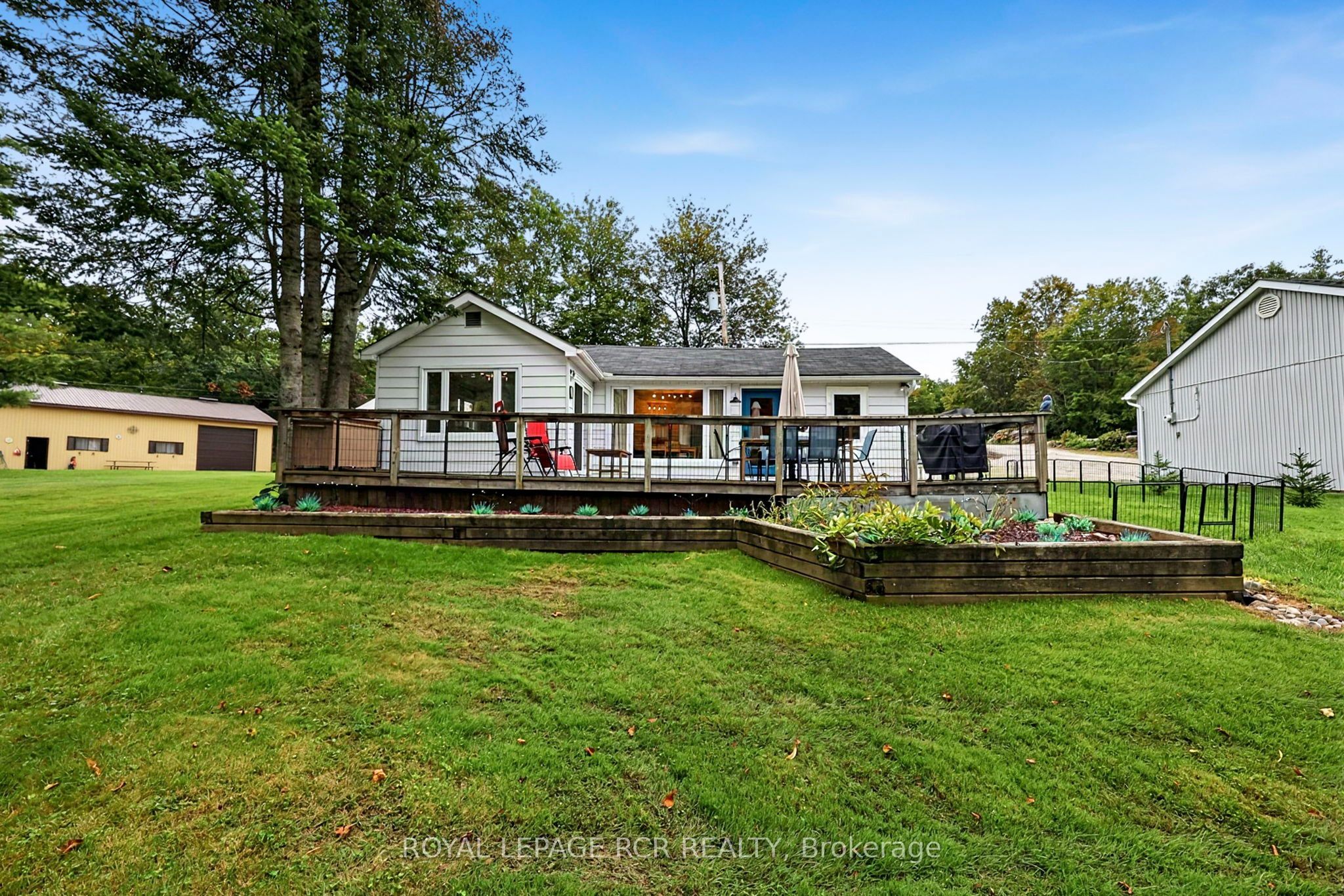 3004 Moynes Road Property Photo 1