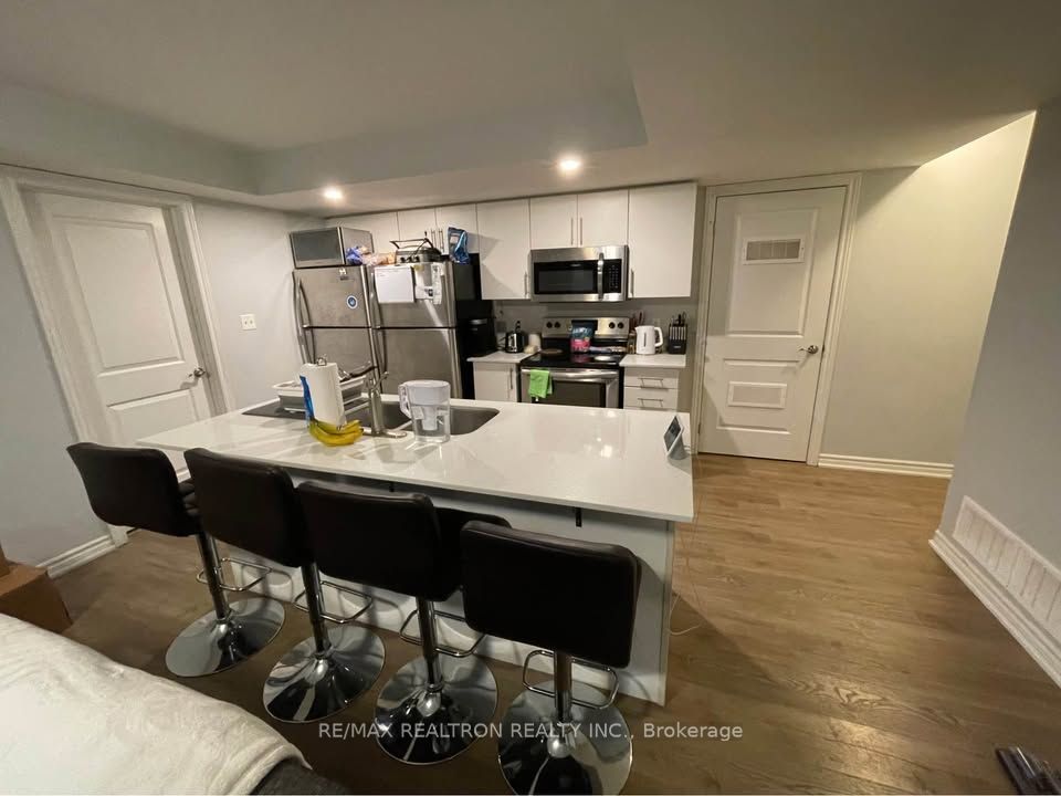 252 Penetanguishene Road 8 Property Photo 2