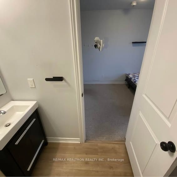 252 Penetanguishene Road 8 Property Photo 10