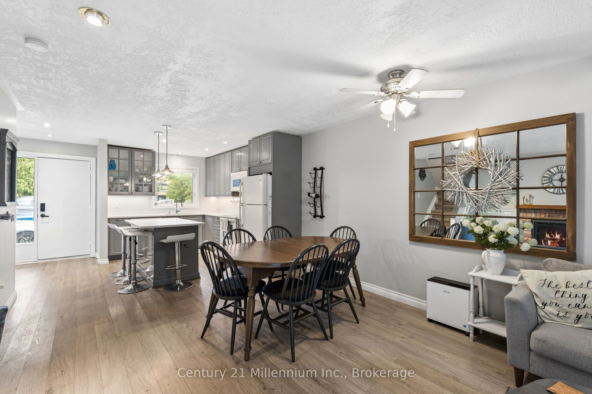 156 N Escarpment Crescent Property Photo 11