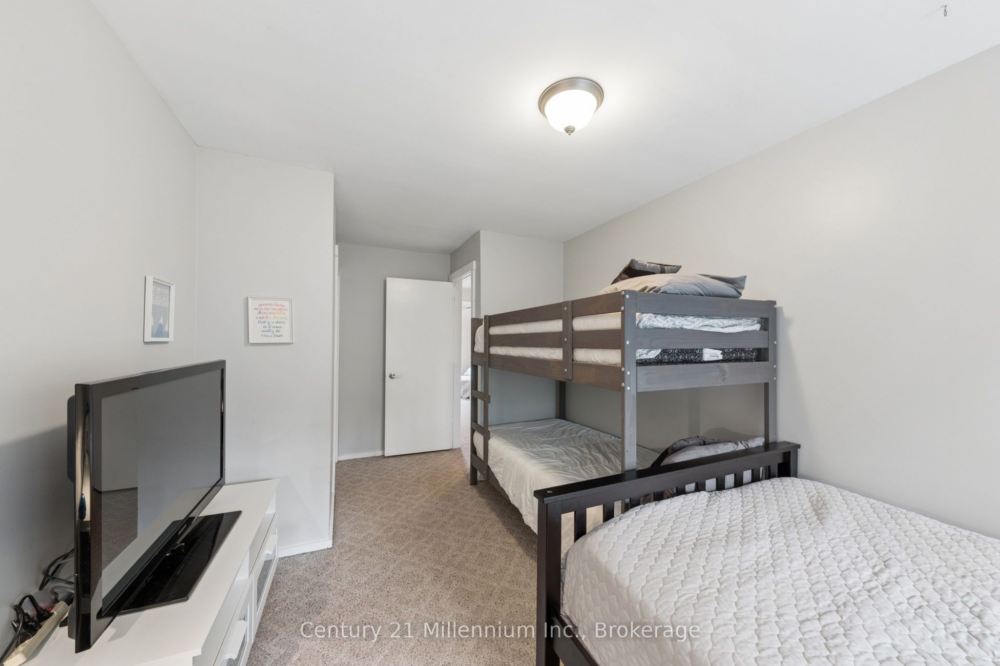 156 N Escarpment Crescent Property Photo 28