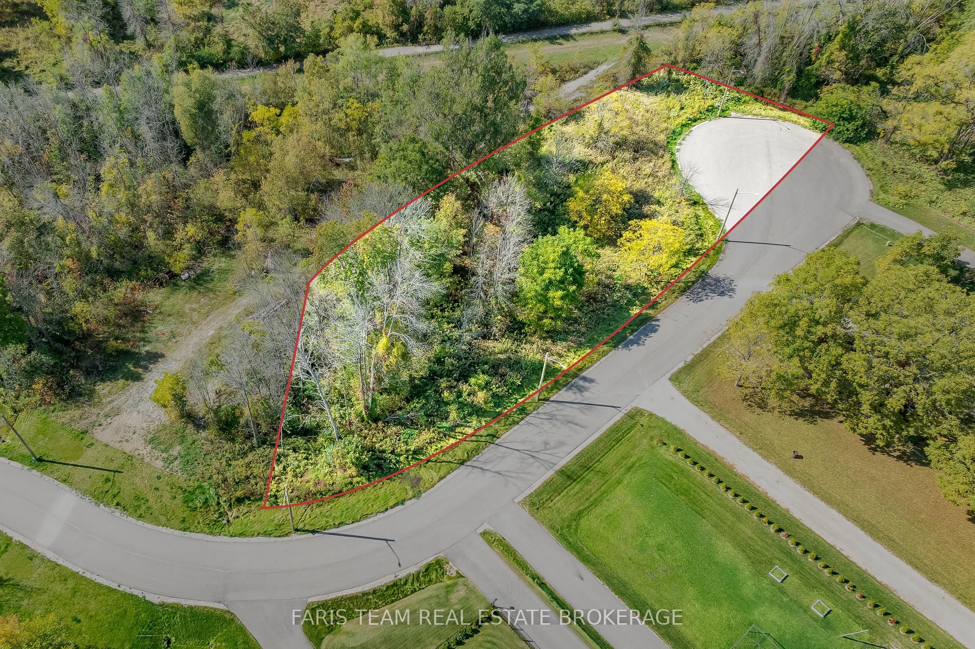 7 Reinbird Street W Property Photo 1