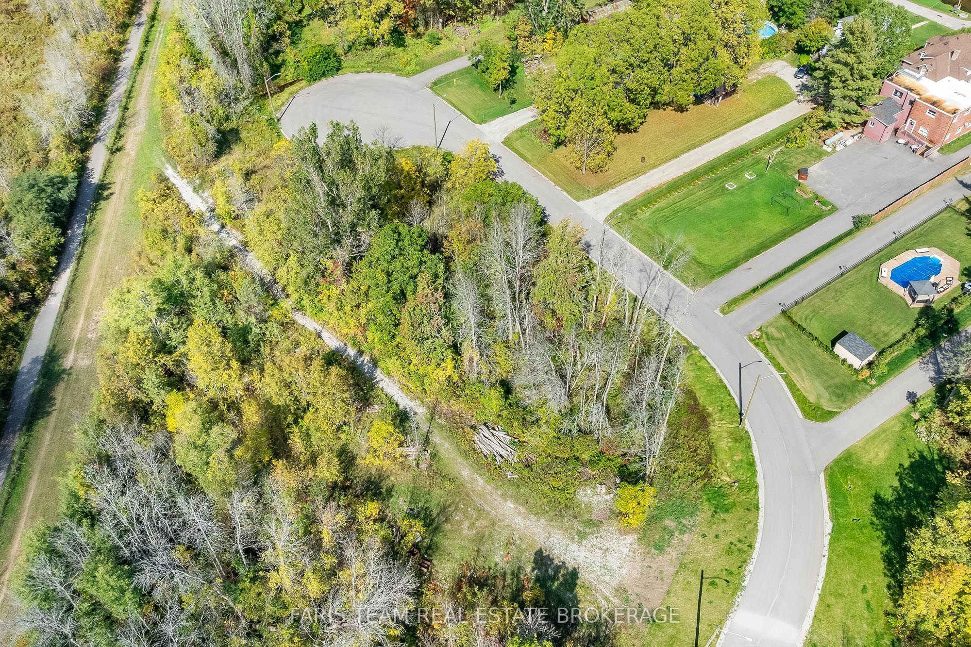 7 Reinbird Street W Property Photo 3