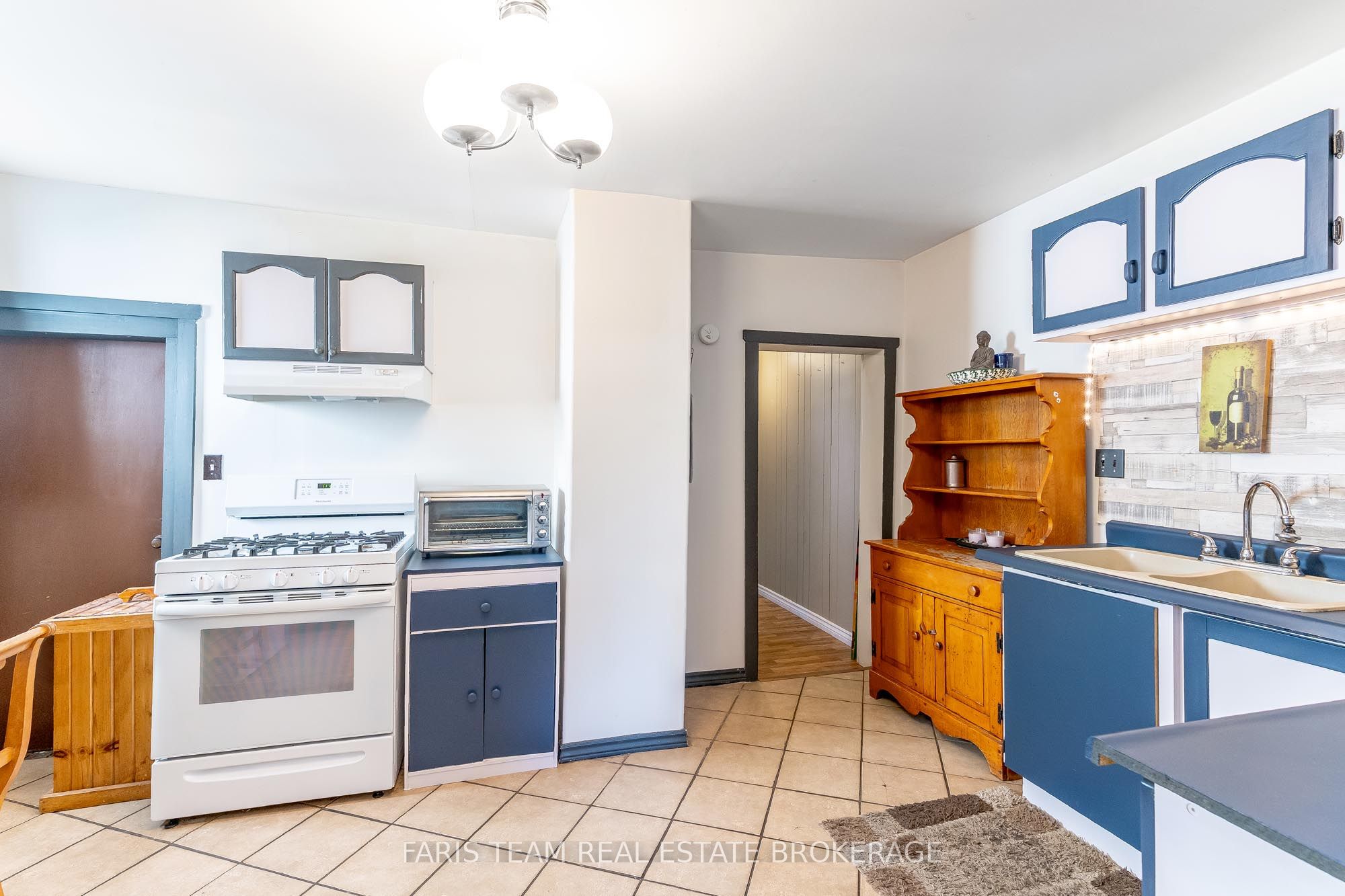 390 Mildred Street Property Photo 8