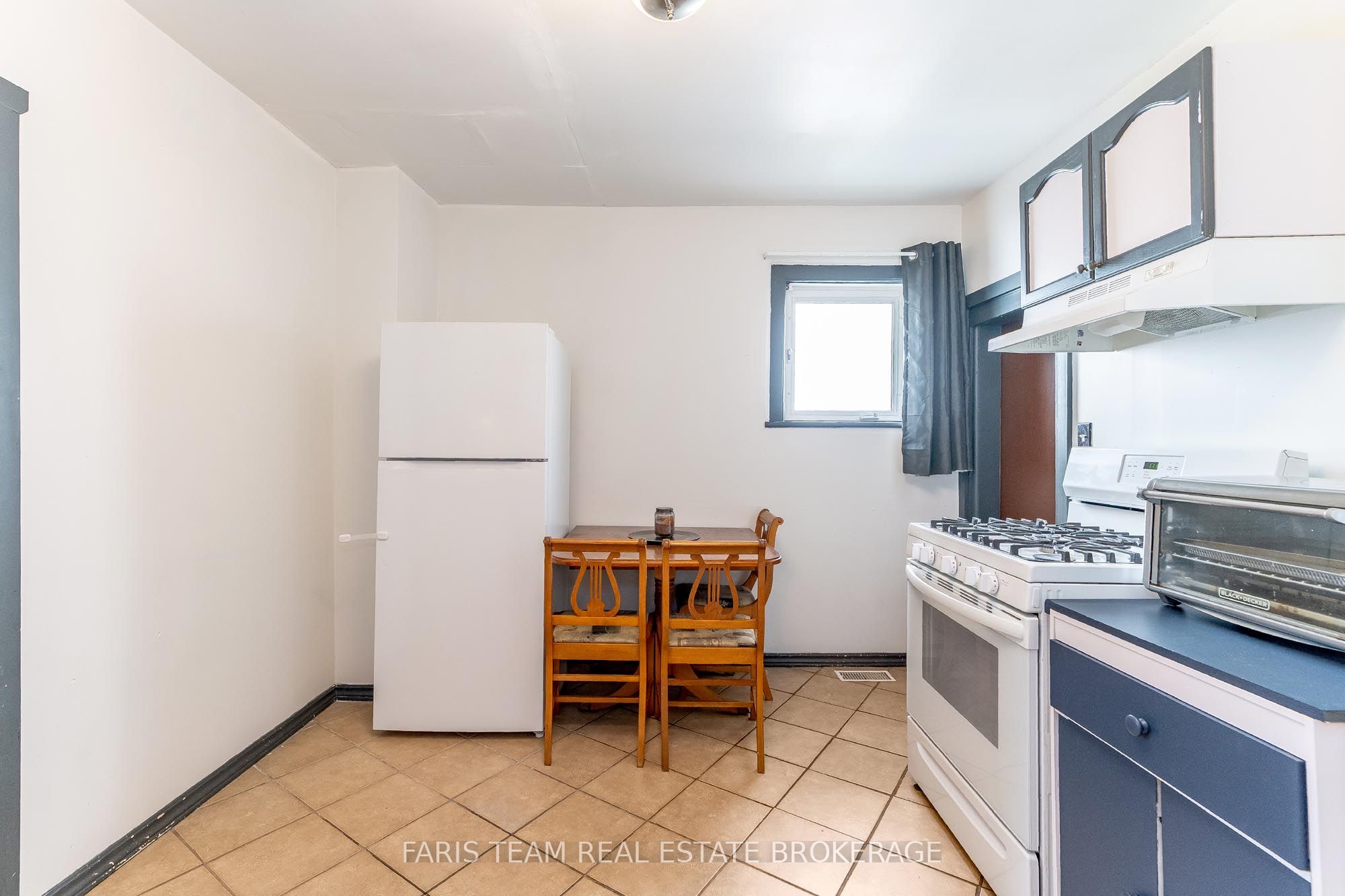 390 Mildred Street Property Photo 10