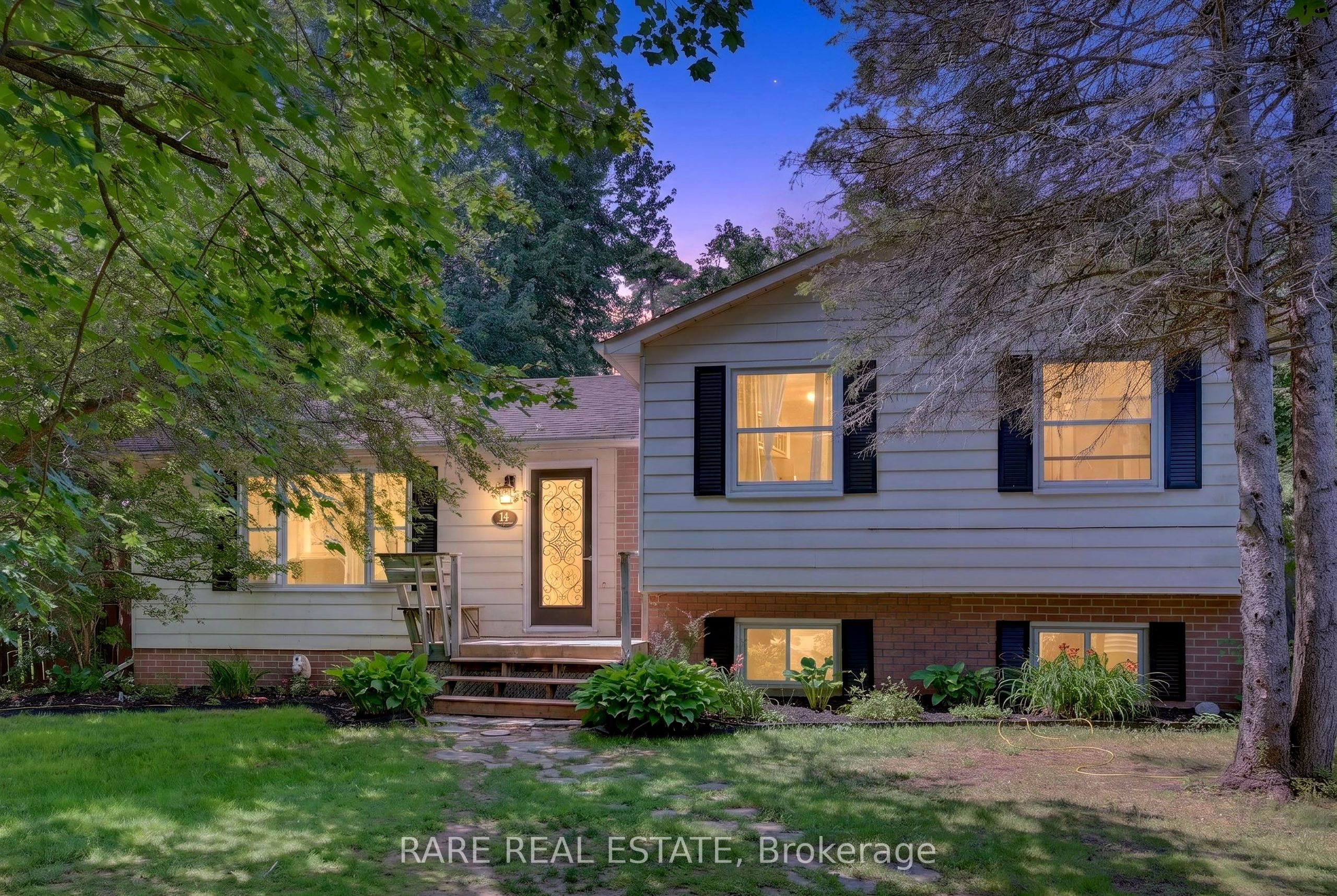 14 Pineway Court Property Photo 1