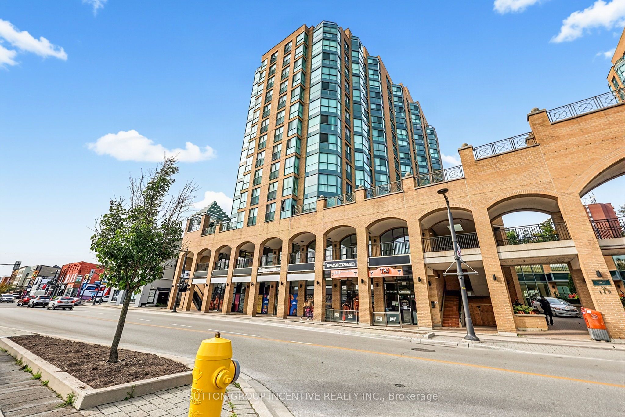 140 Dunlop Street E 304 Property Photo 2