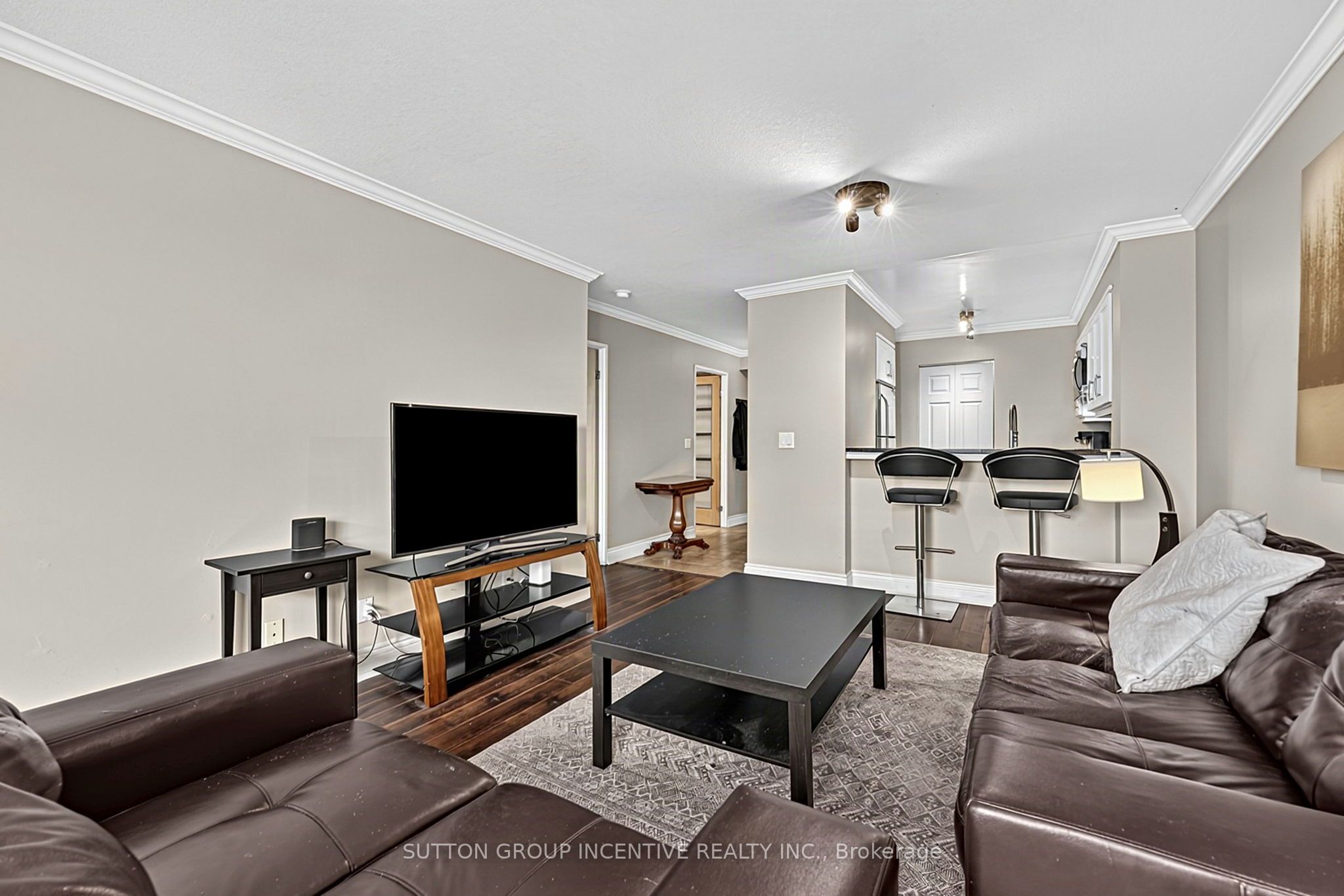 140 Dunlop Street E 304 Property Photo 10