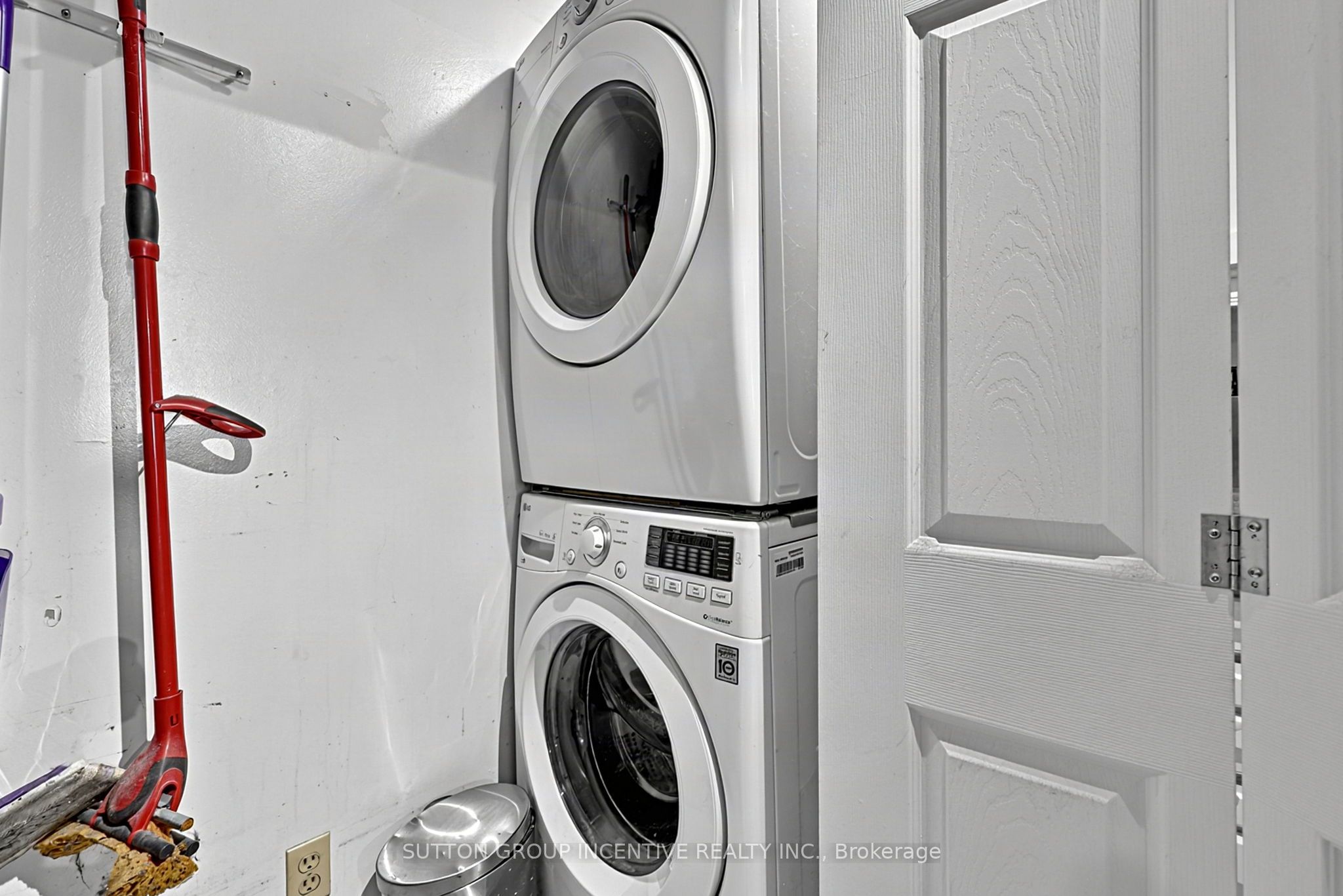 140 Dunlop Street E 304 Property Photo 21
