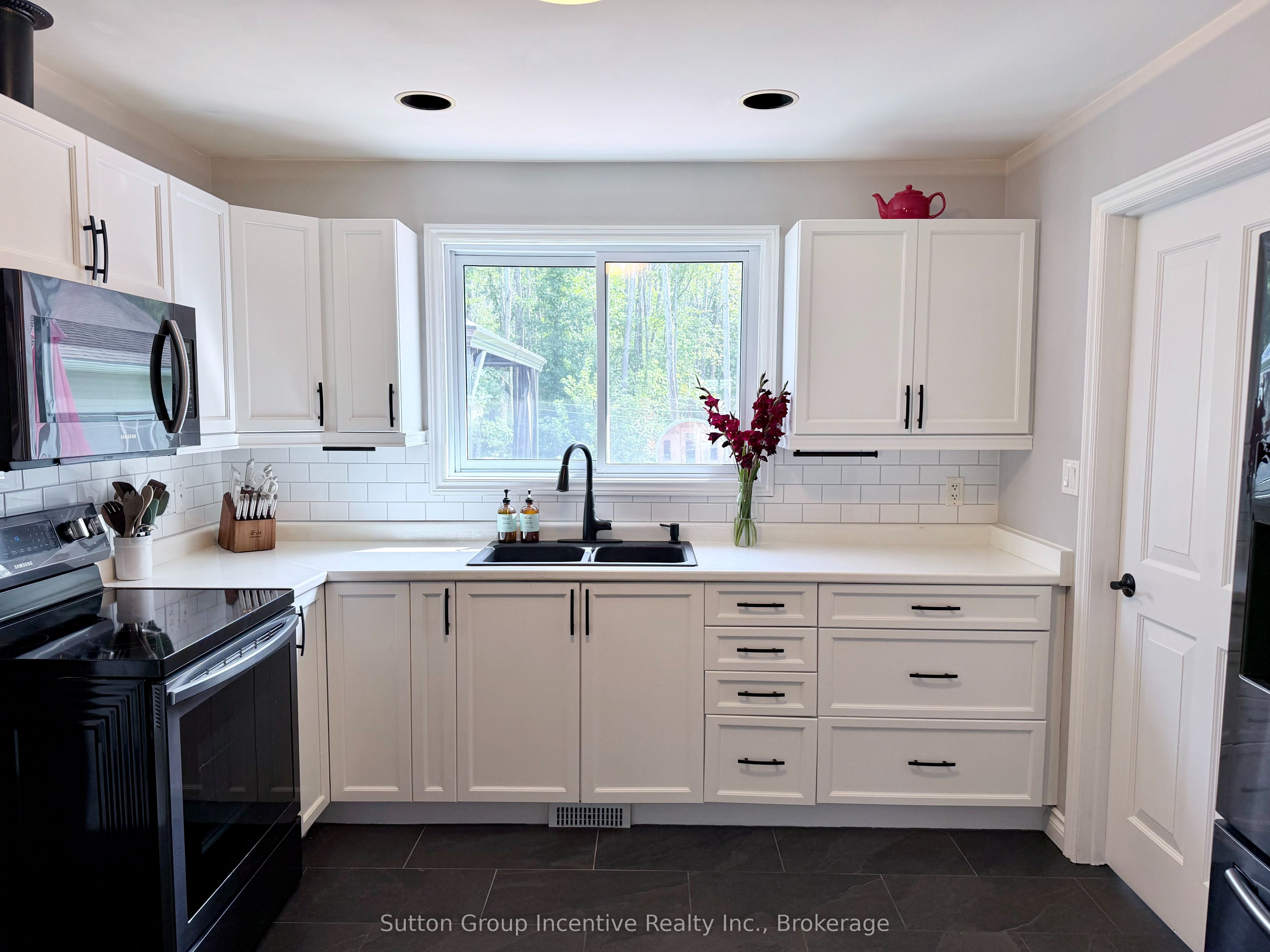 9 George Street Property Photo 10