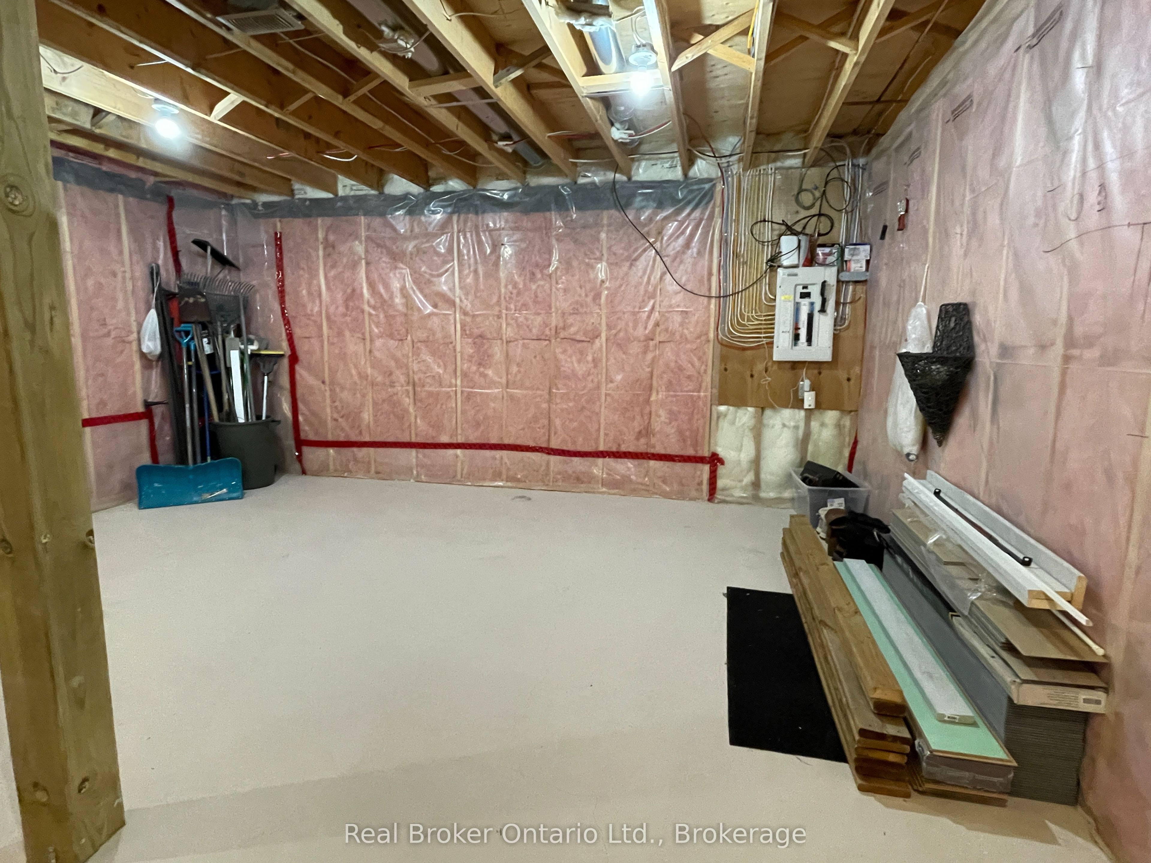 438 Shewfelt Crescent Property Photo 33