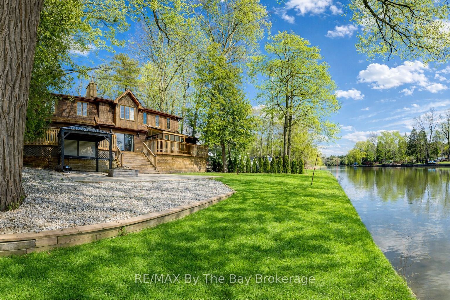 646 Oxbow Park Drive Property Photo 1