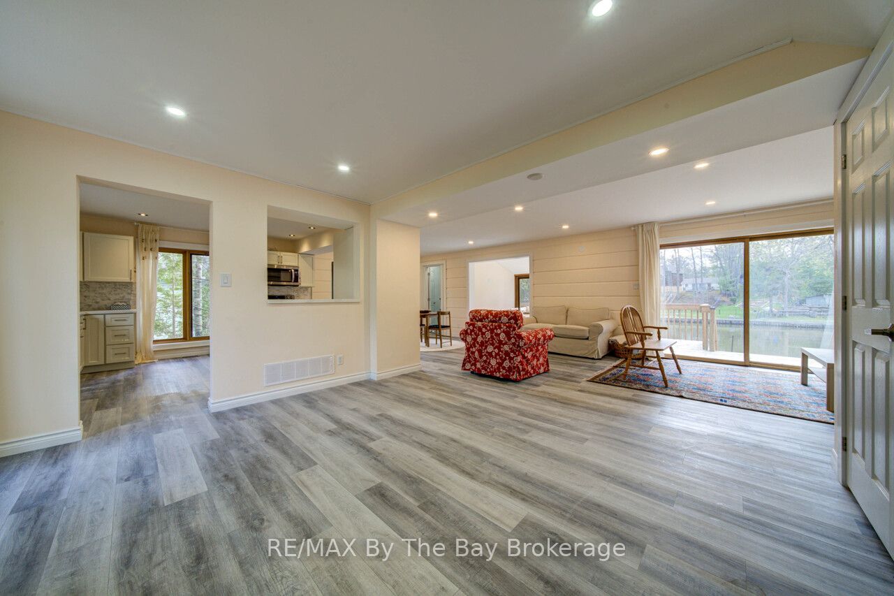 646 Oxbow Park Drive Property Photo 9