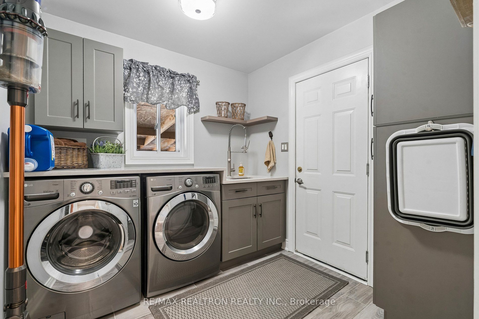 14 Lauder Road Property Photo 24