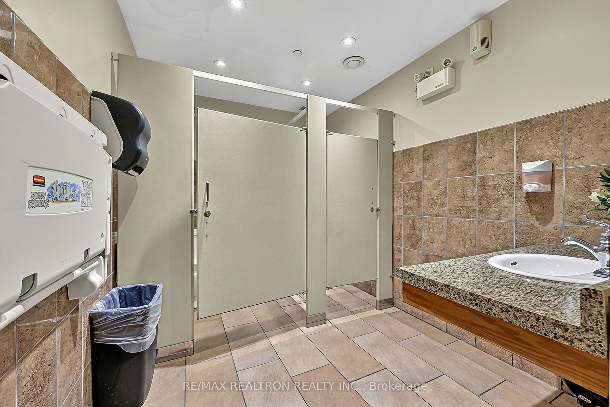 61 King Street 21-22 Property Photo 18