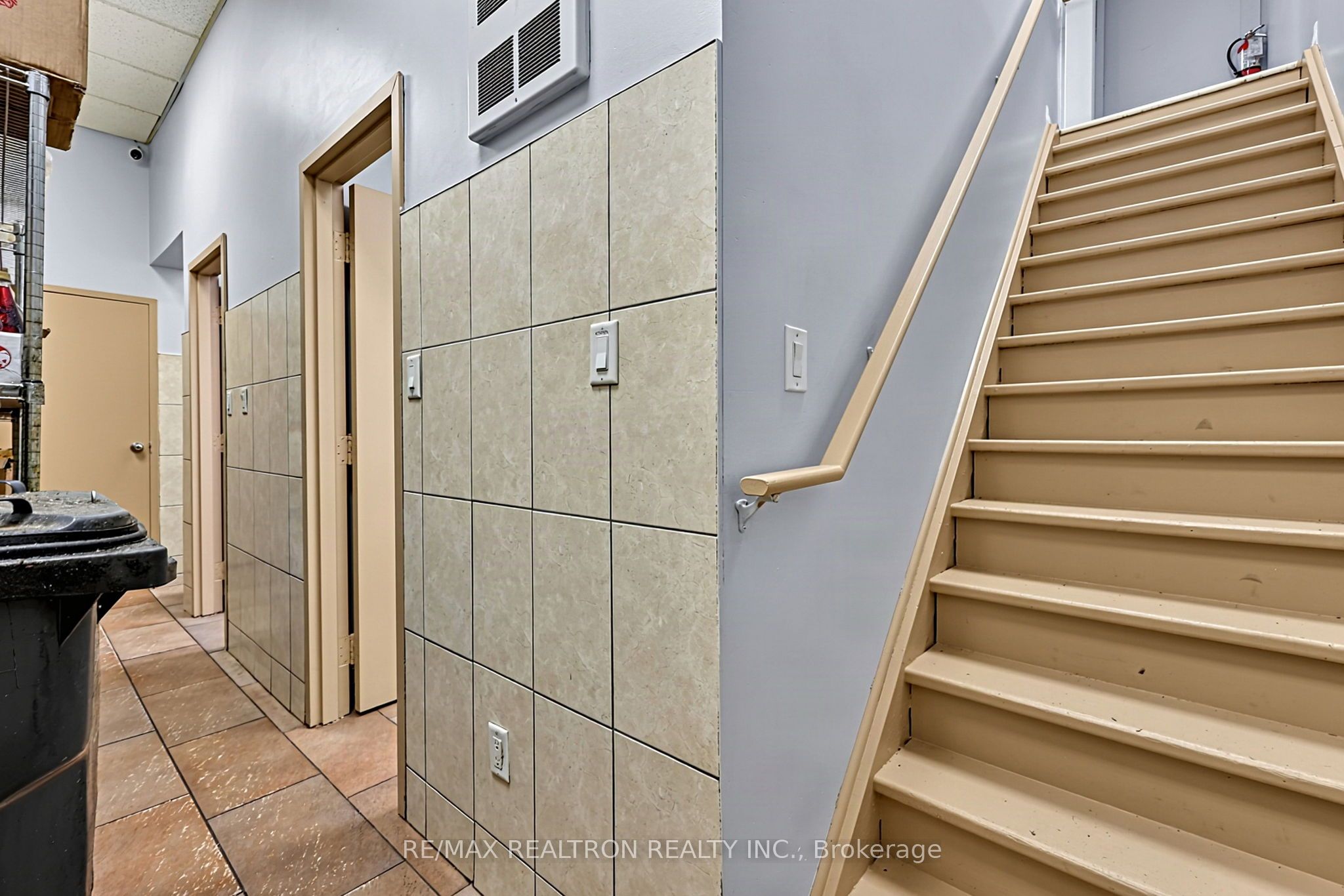 61 King Street 21-22 Property Photo 23
