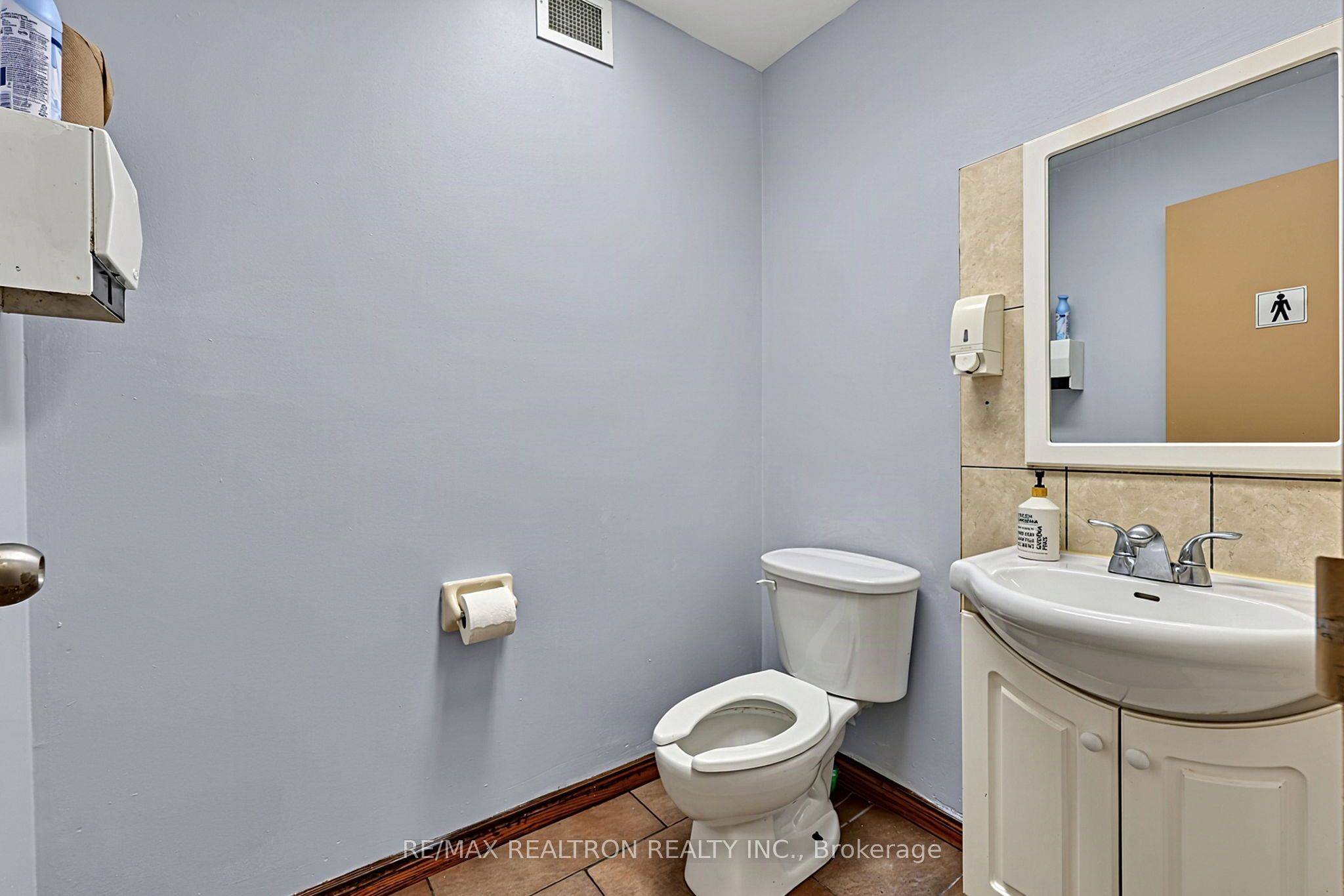 61 King Street 21-22 Property Photo 27