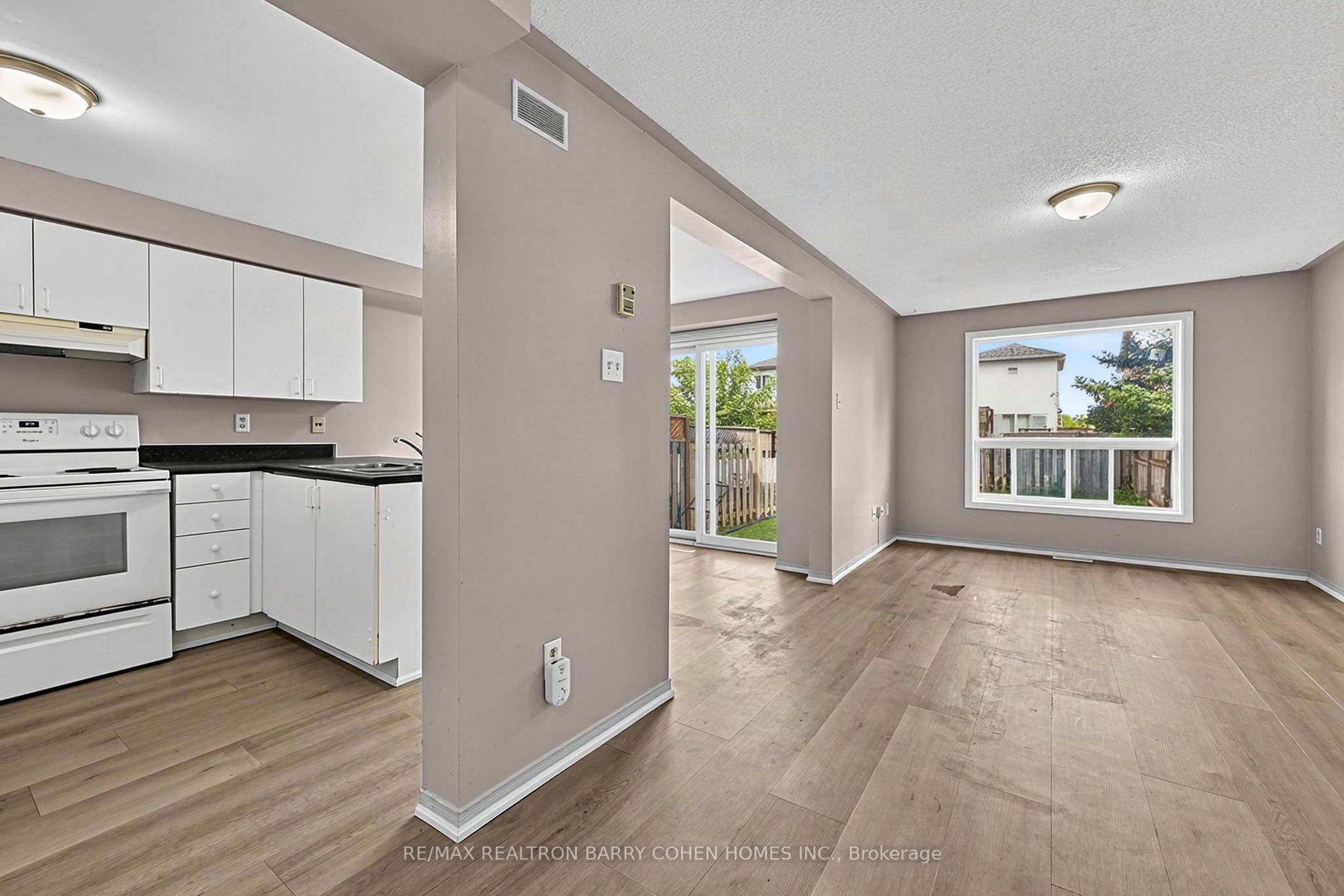 43 Black Cherry Crescent Property Photo 5
