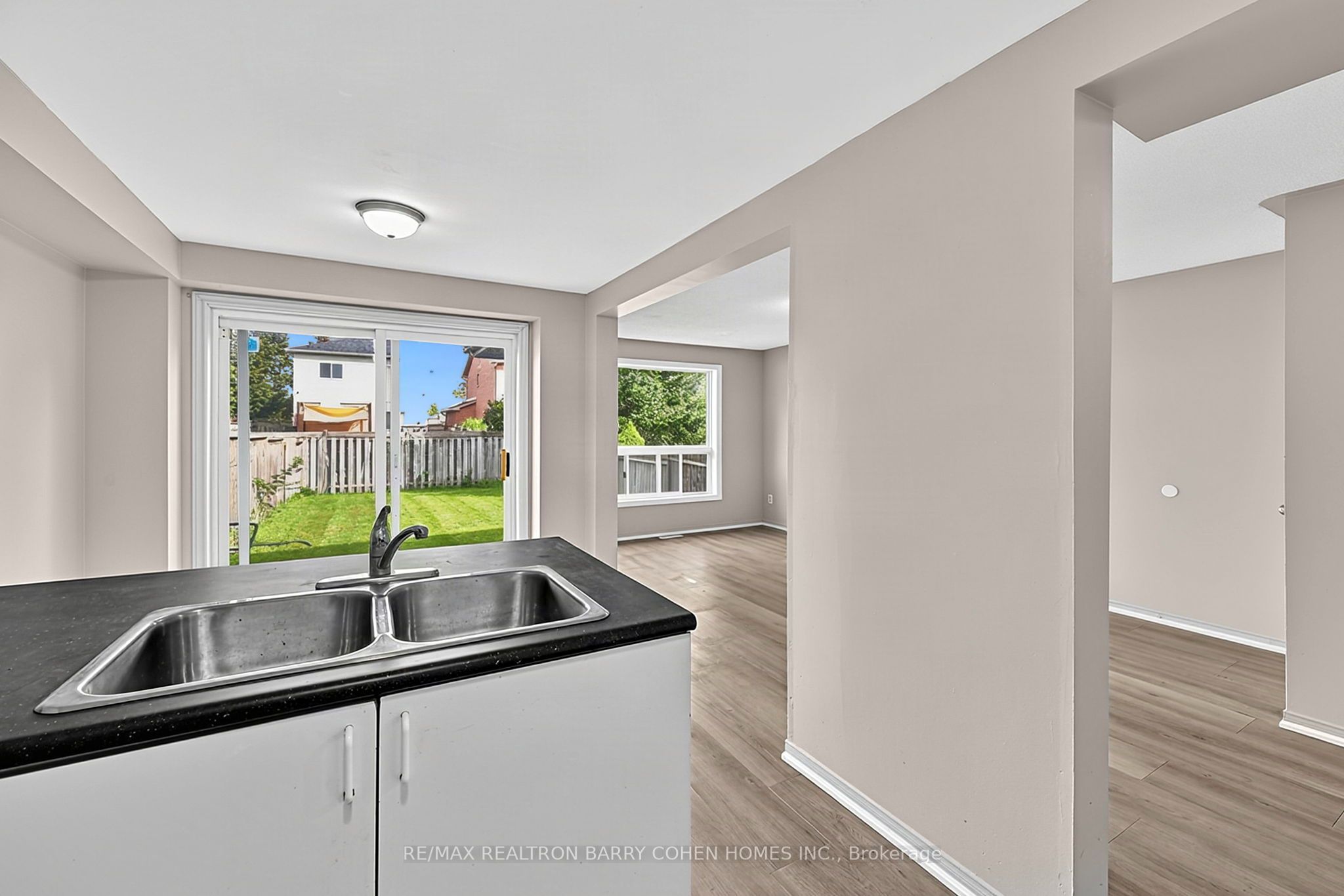 43 Black Cherry Crescent Property Photo 7