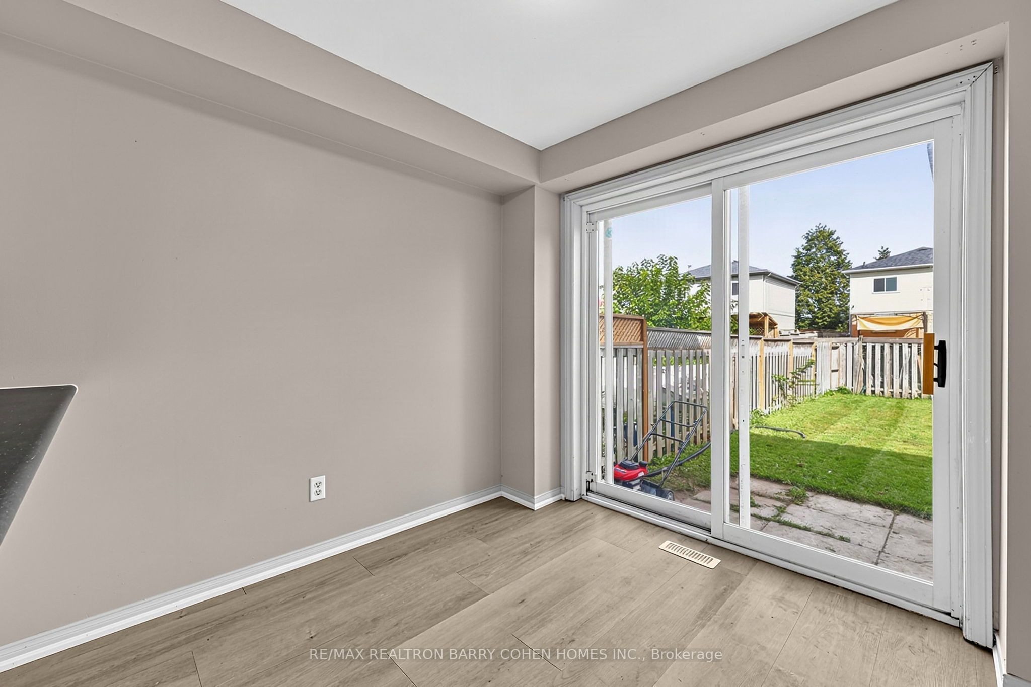 43 Black Cherry Crescent Property Photo 8