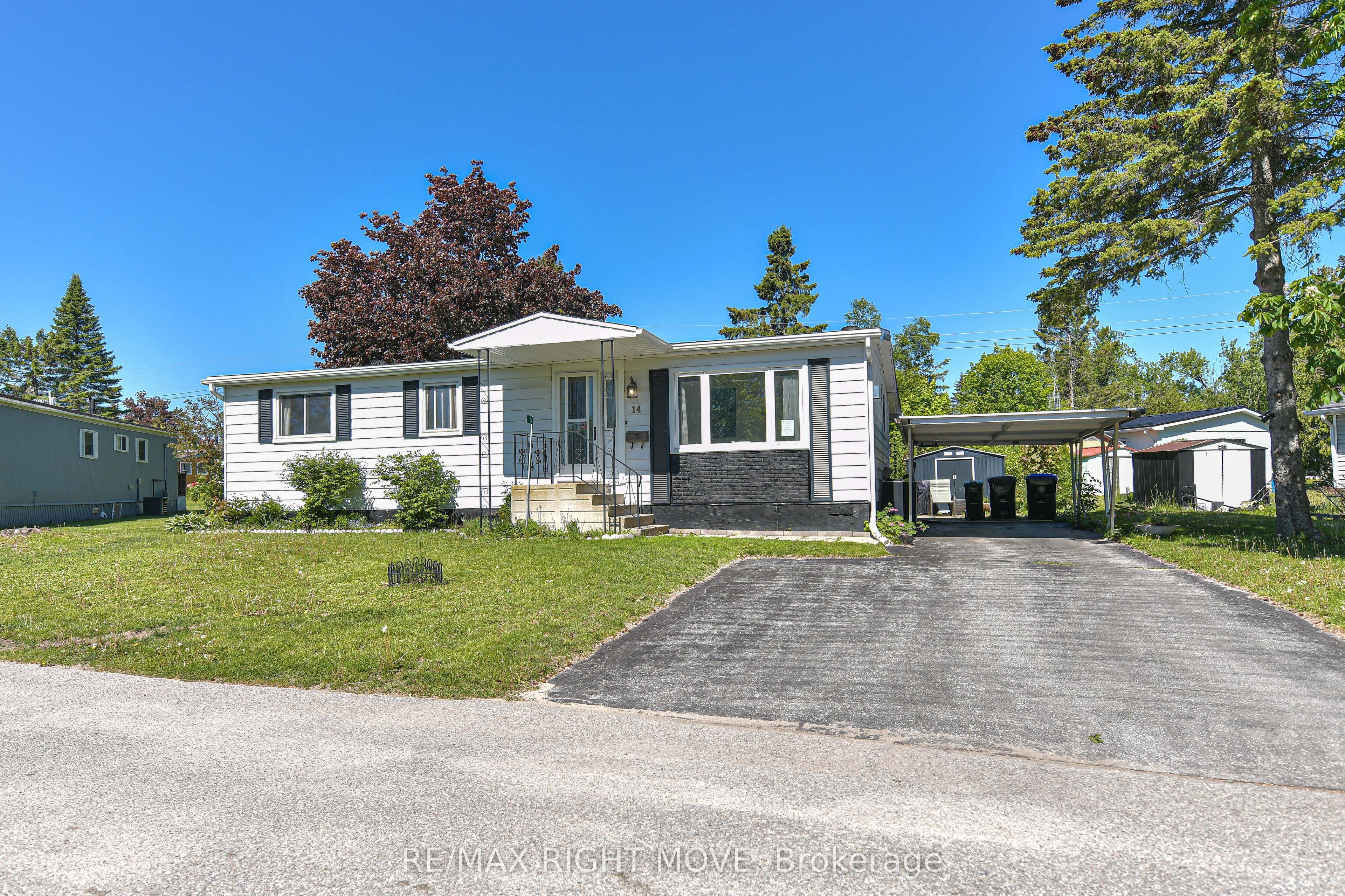 14 Muir Drive Property Photo 1