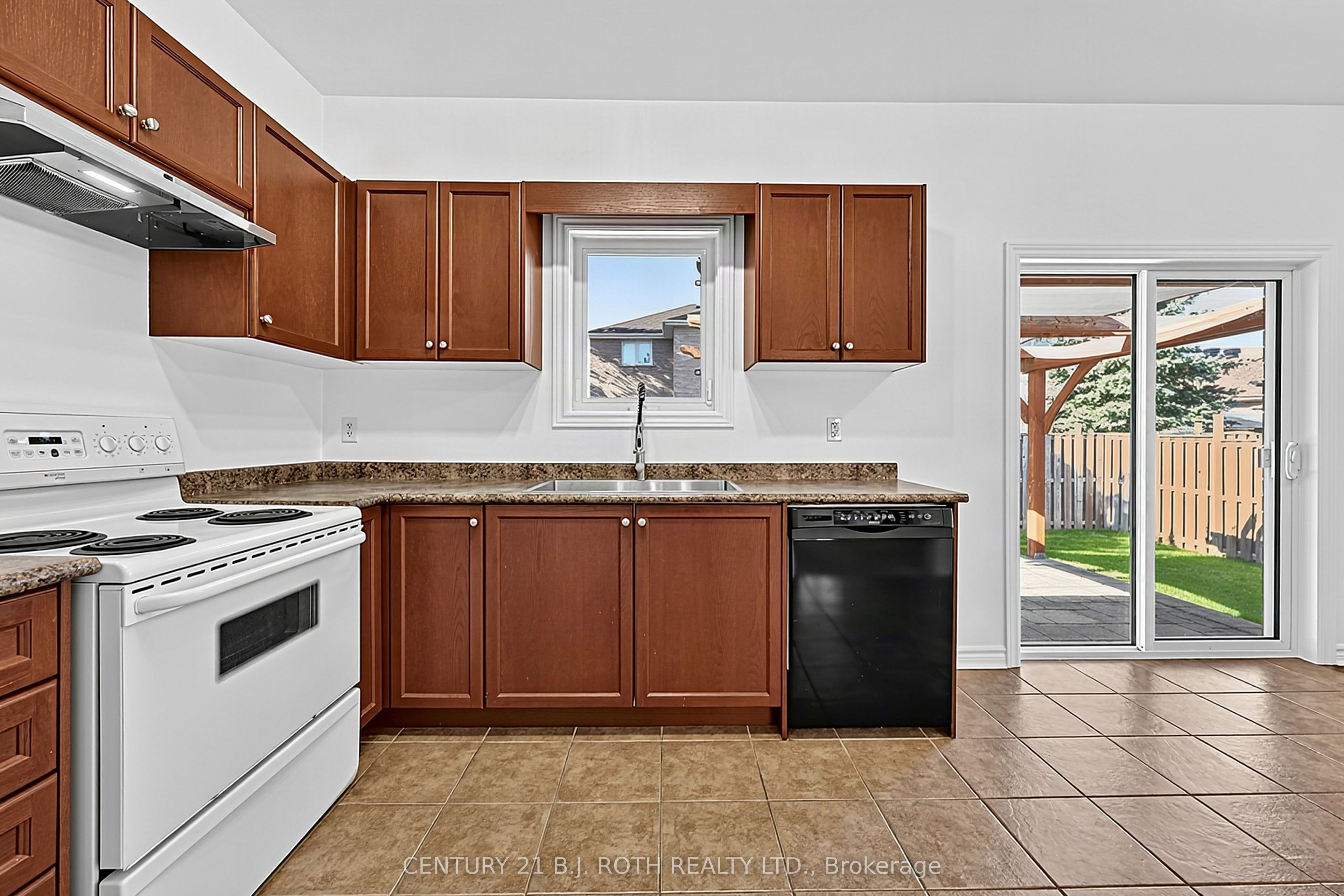 12 Lamont Crescent Property Photo 7