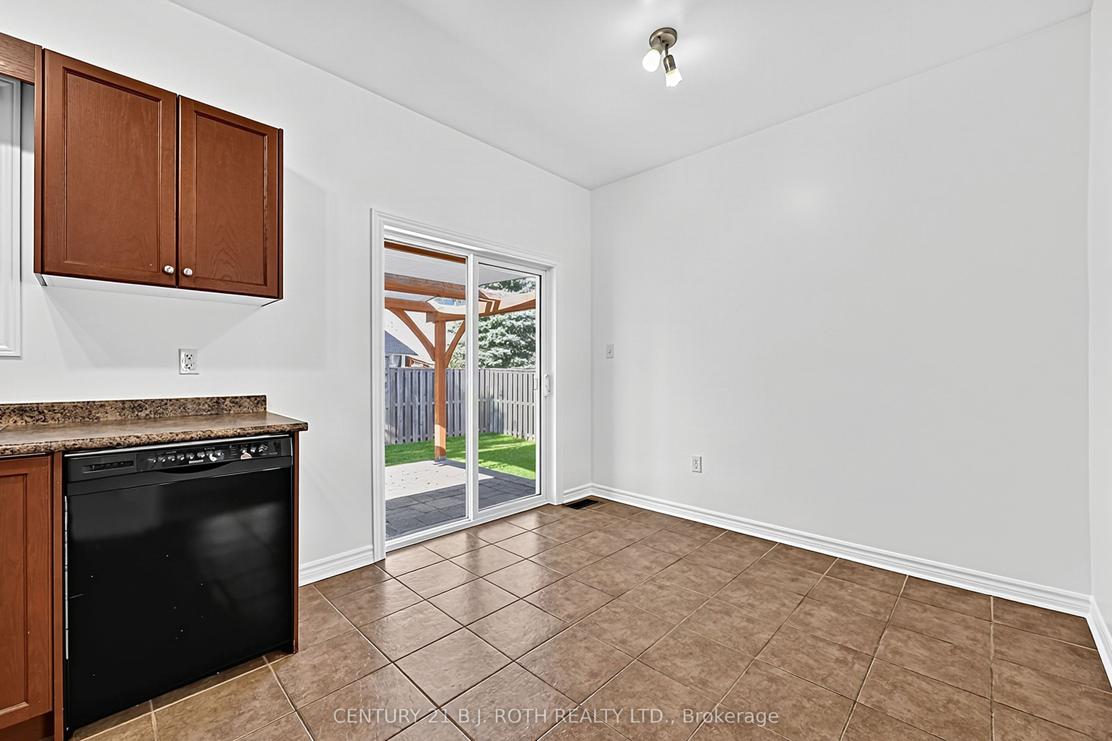 12 Lamont Crescent Property Photo 8