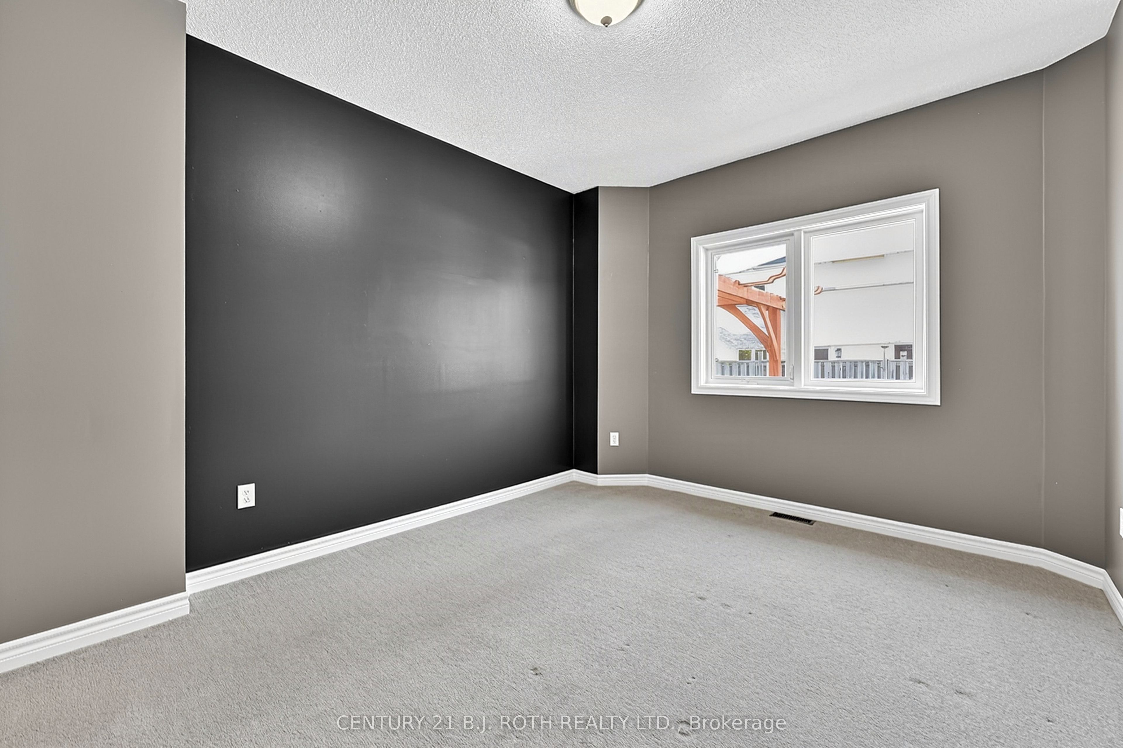 12 Lamont Crescent Property Photo 16