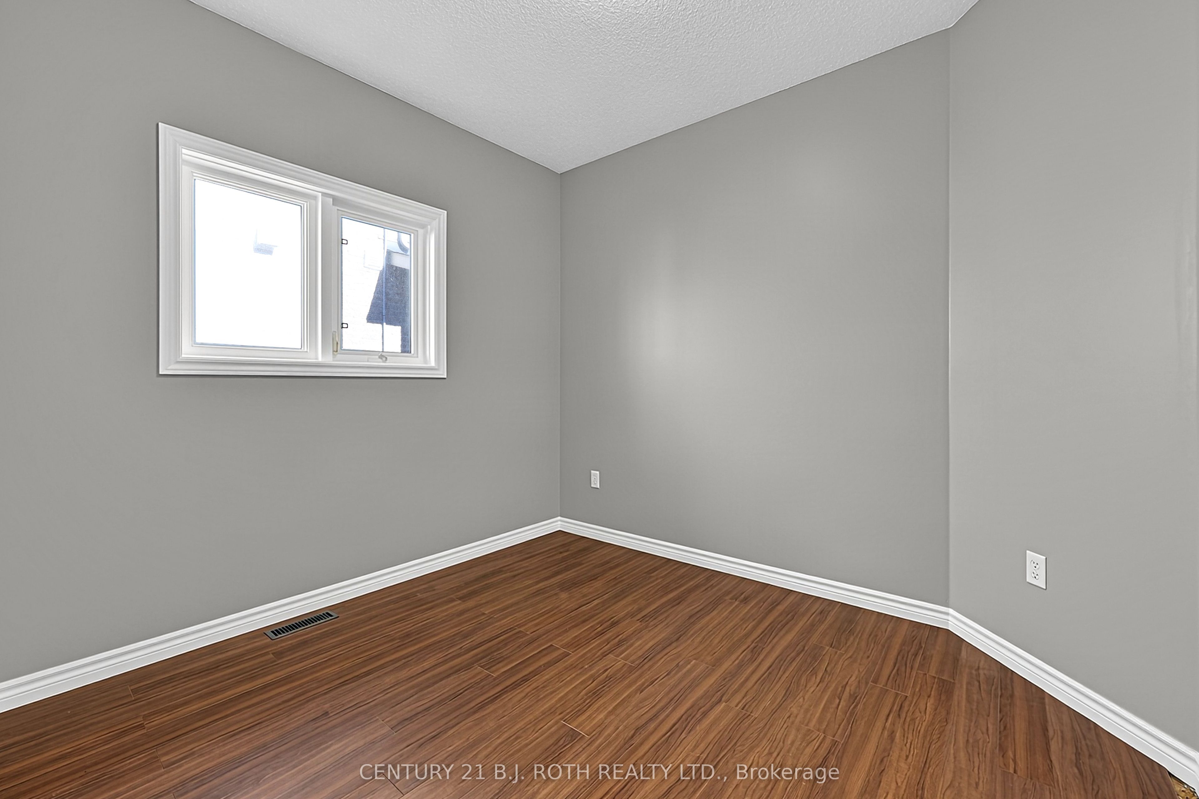 12 Lamont Crescent Property Photo 18