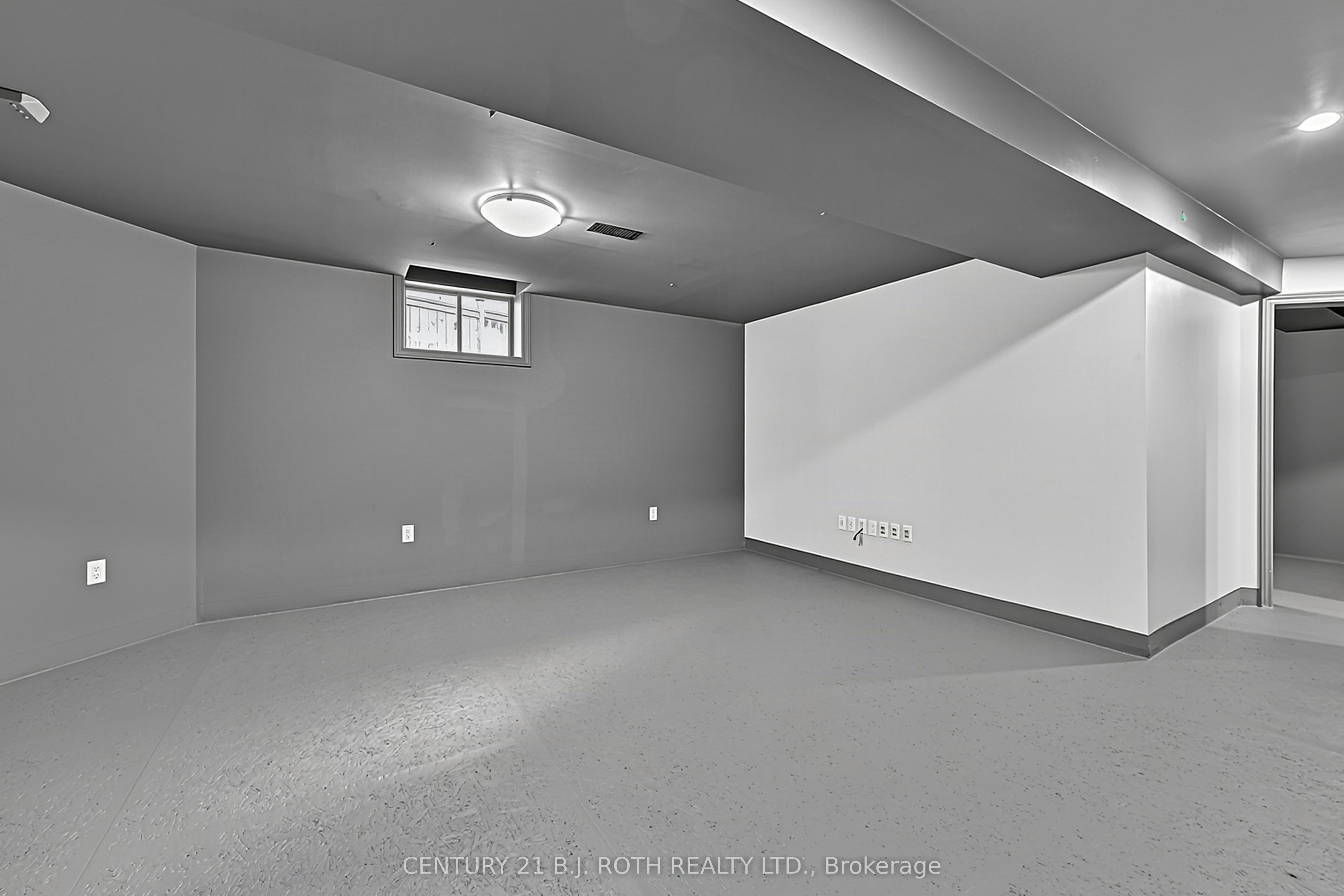 12 Lamont Crescent Property Photo 20