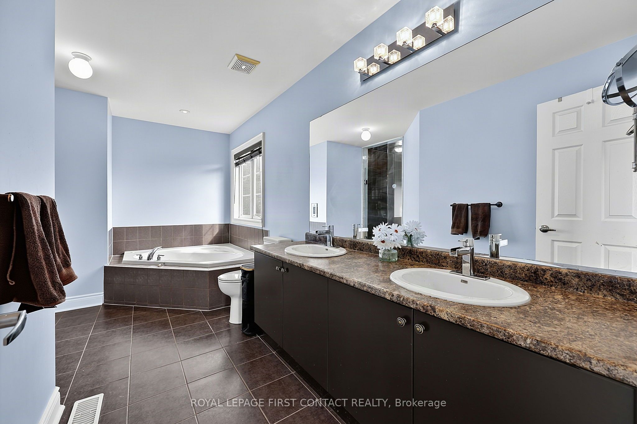 36 Regalia Way Property Photo 23