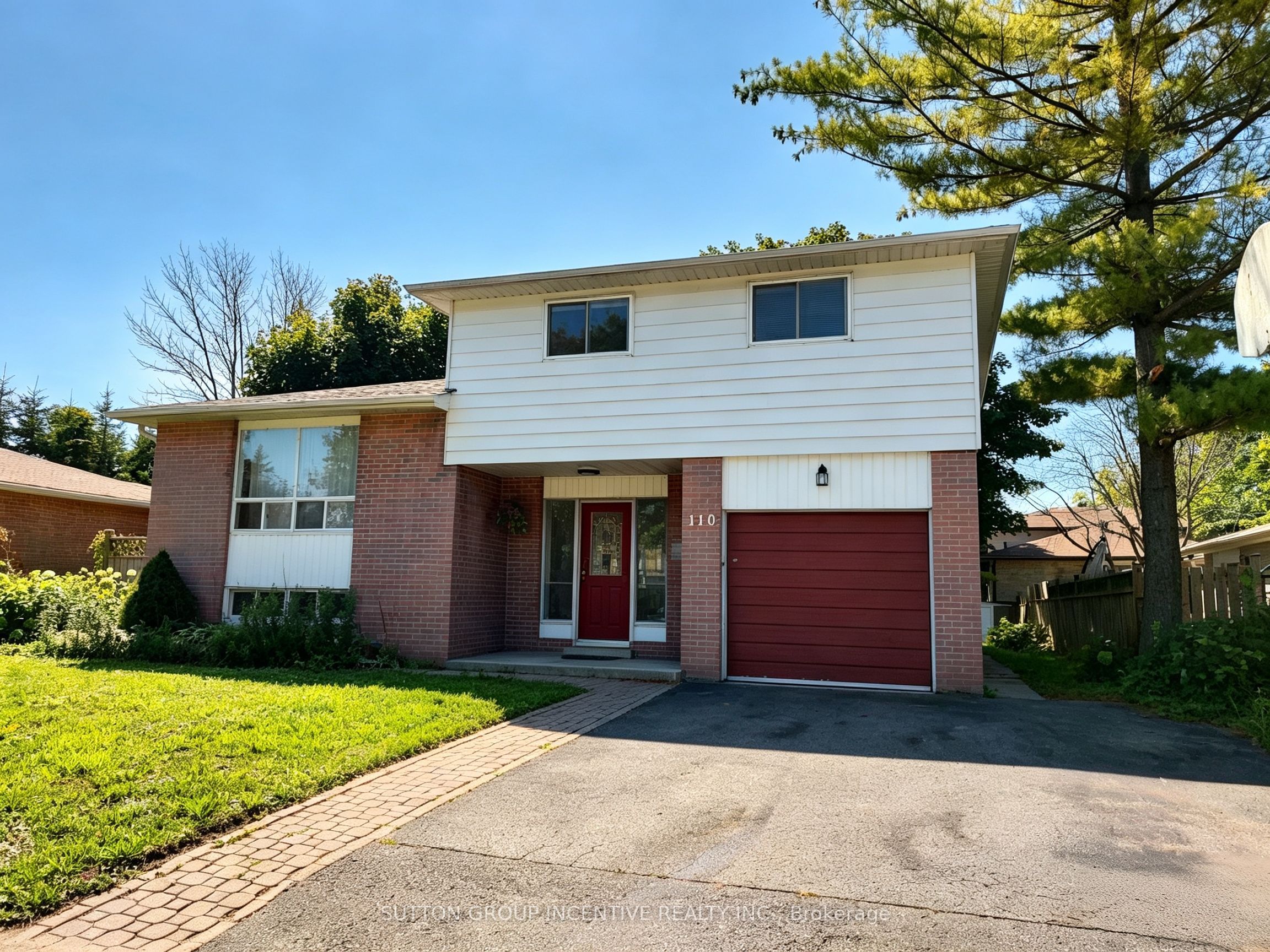 110 College Crescent Property Photo 2
