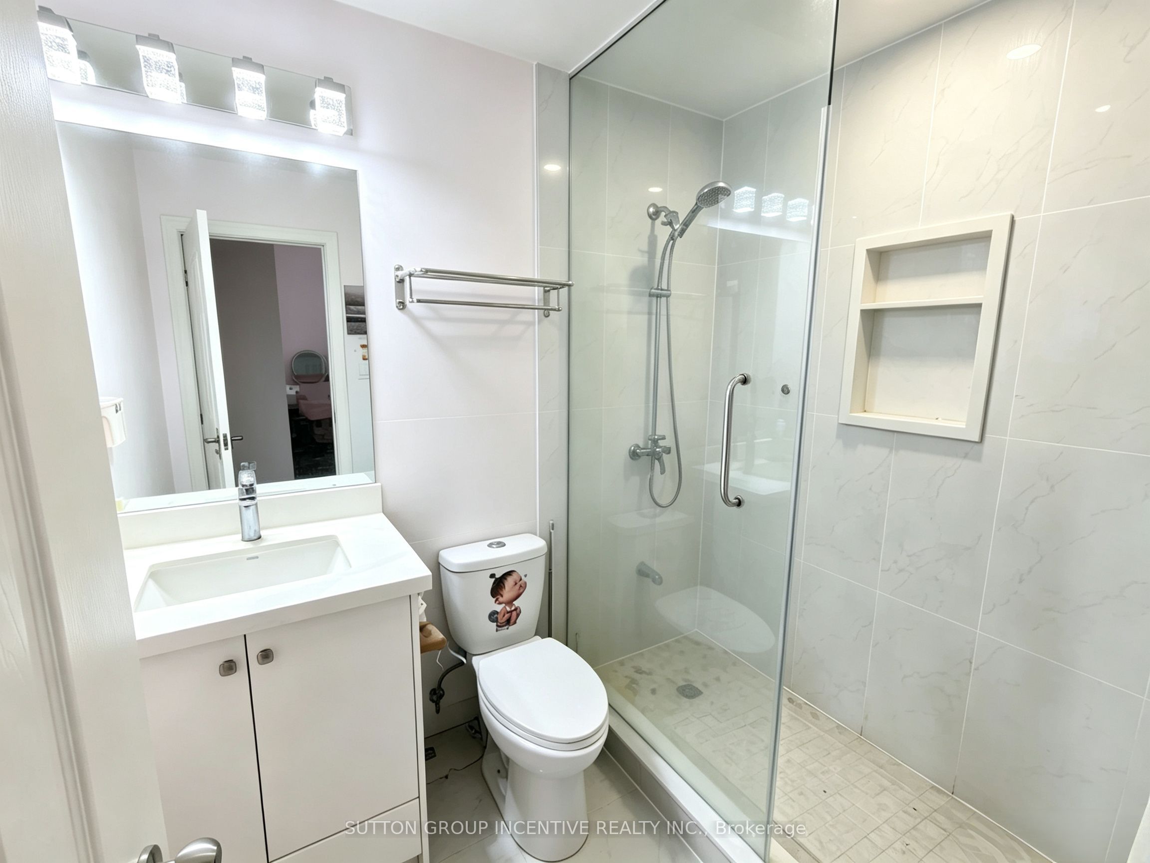 110 College Crescent Property Photo 11