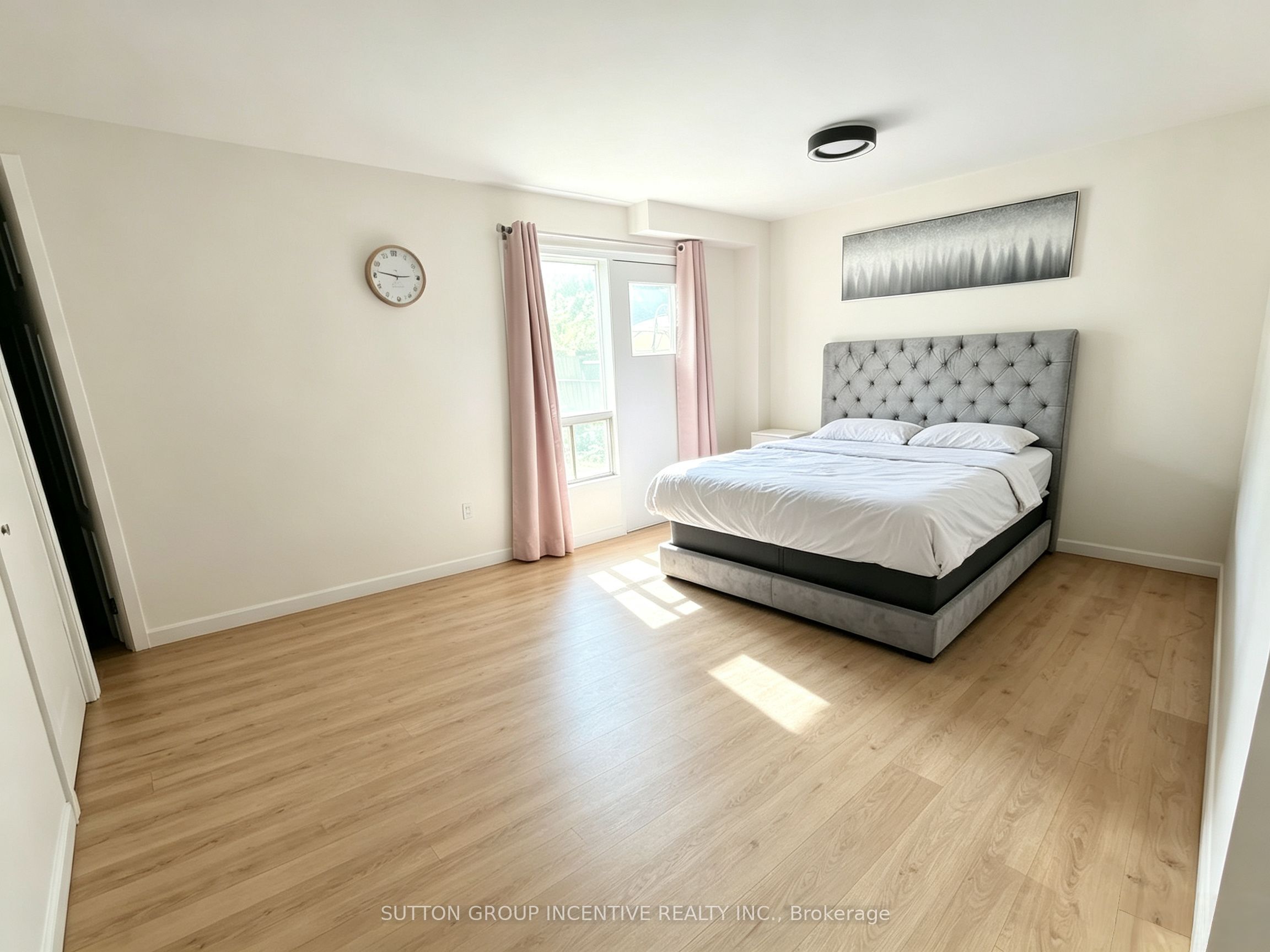 110 College Crescent Property Photo 12