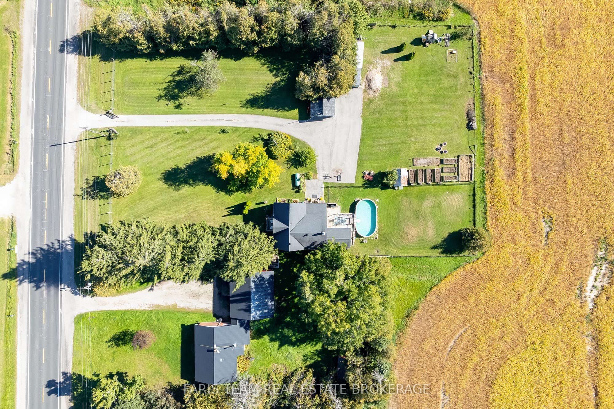 1346 Penetanguishene Road Property Photo 4