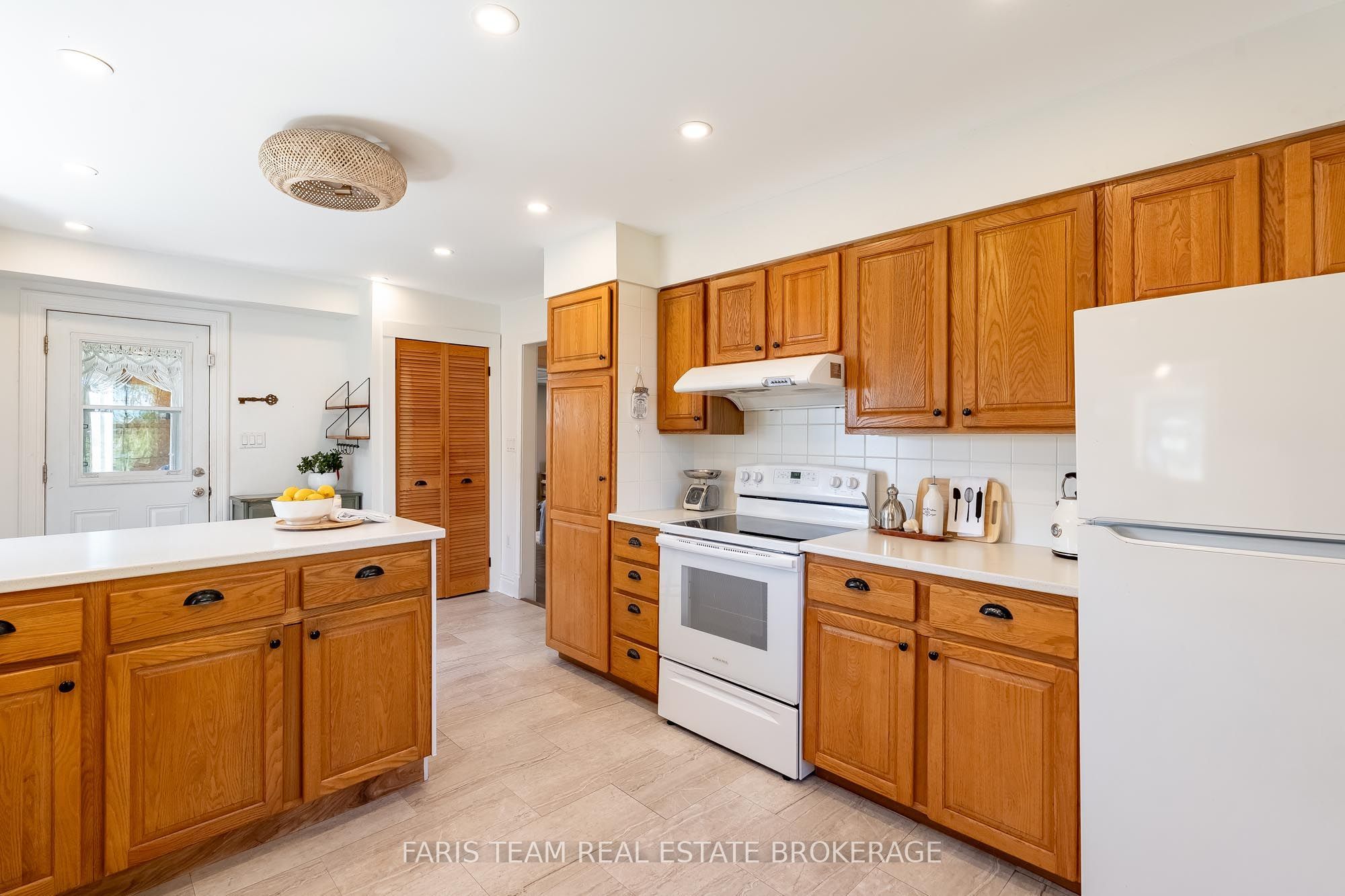1346 Penetanguishene Road Property Photo 12