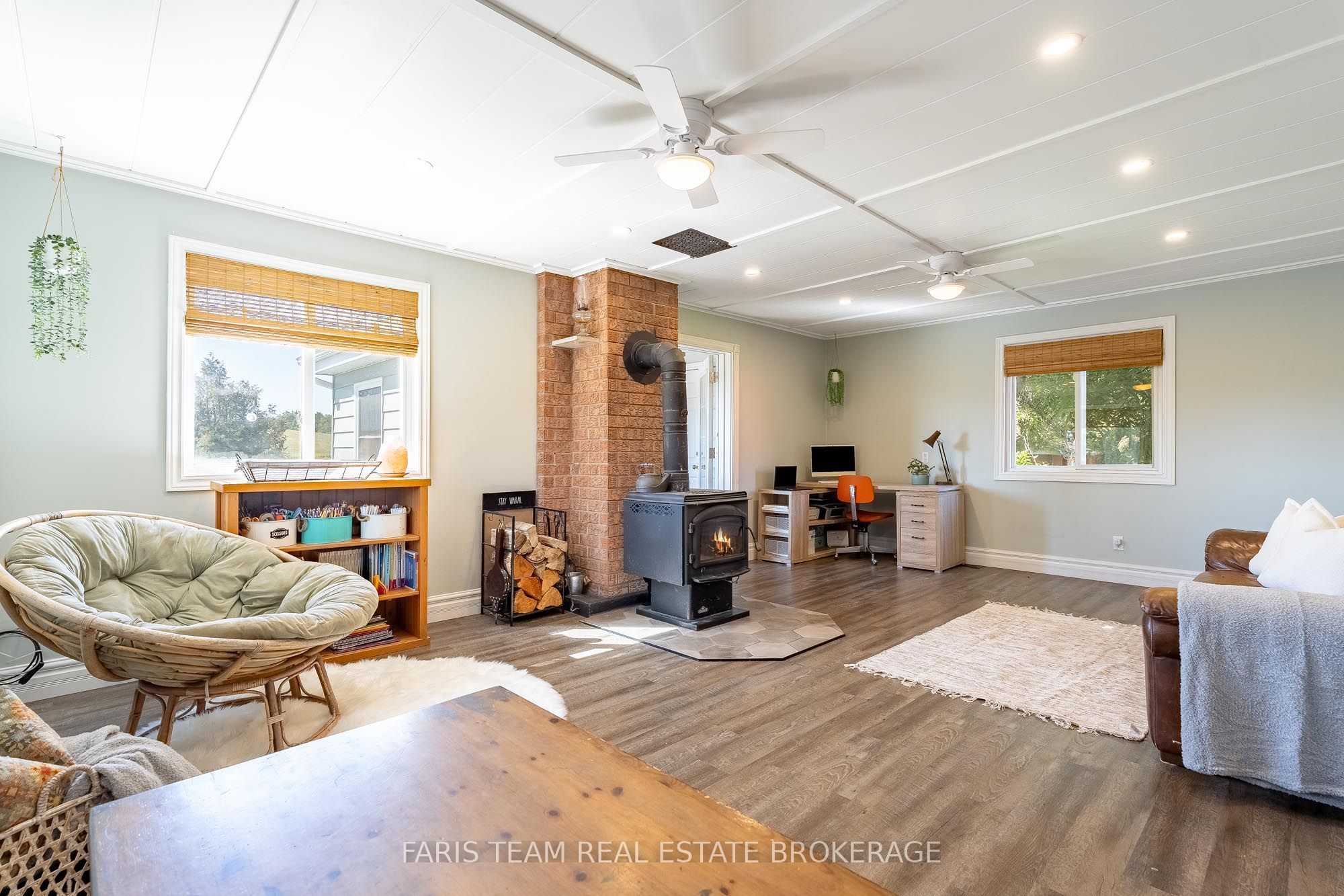 1346 Penetanguishene Road Property Photo 15