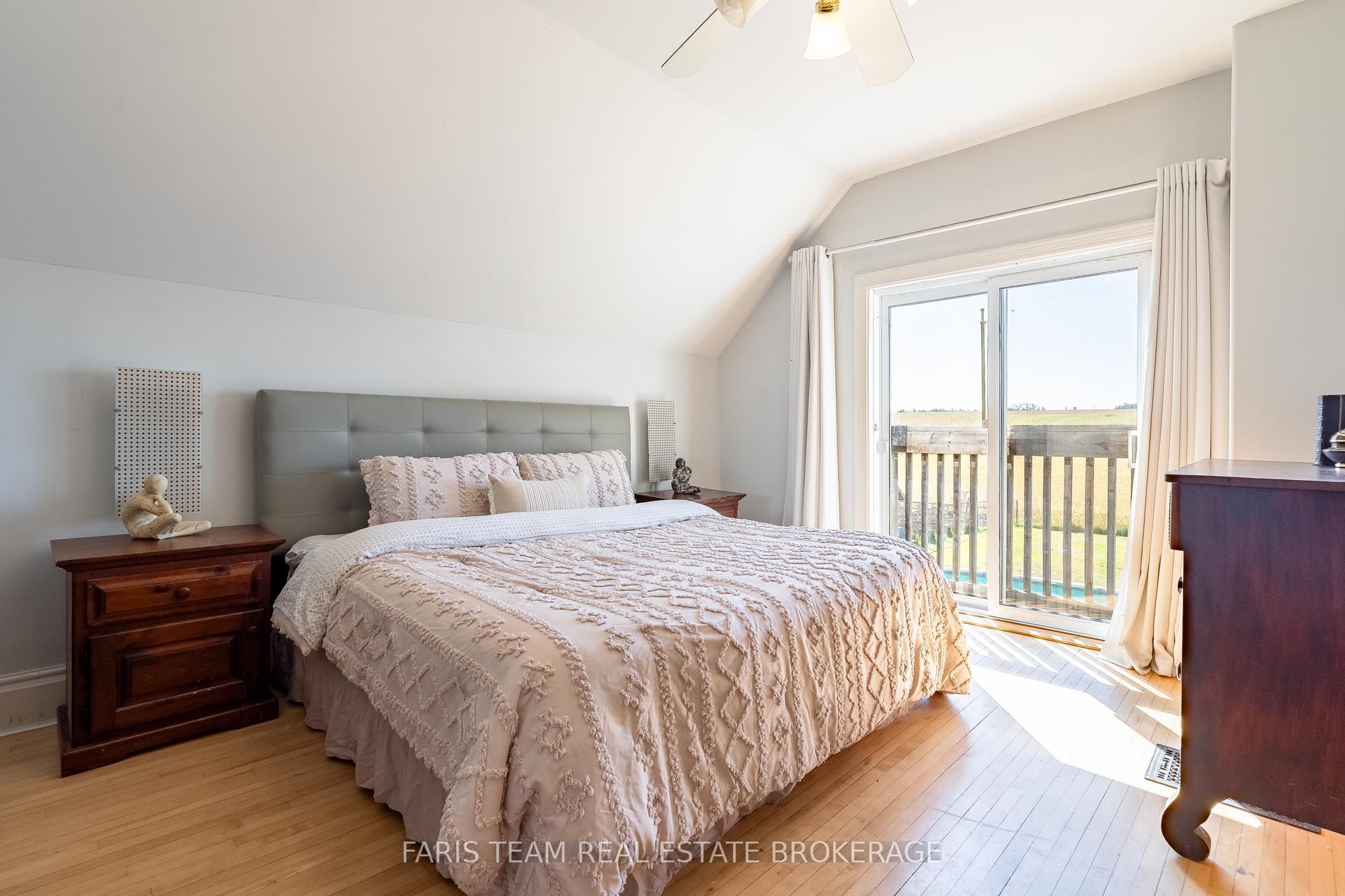 1346 Penetanguishene Road Property Photo 20