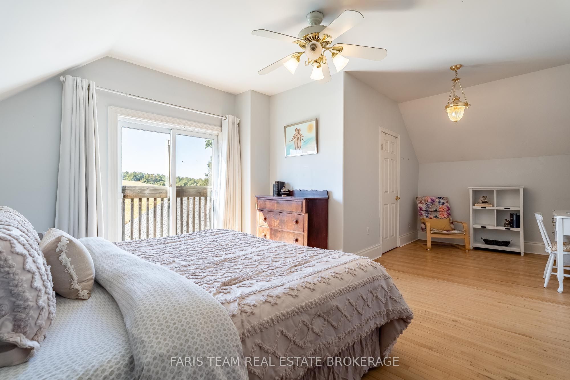 1346 Penetanguishene Road Property Photo 21