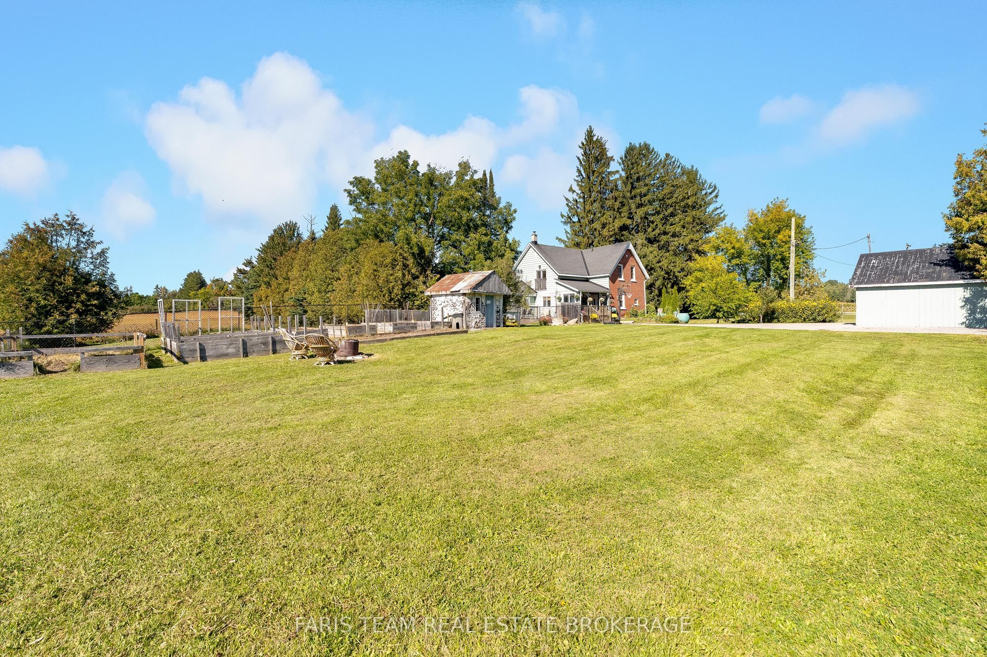 1346 Penetanguishene Road Property Photo 32