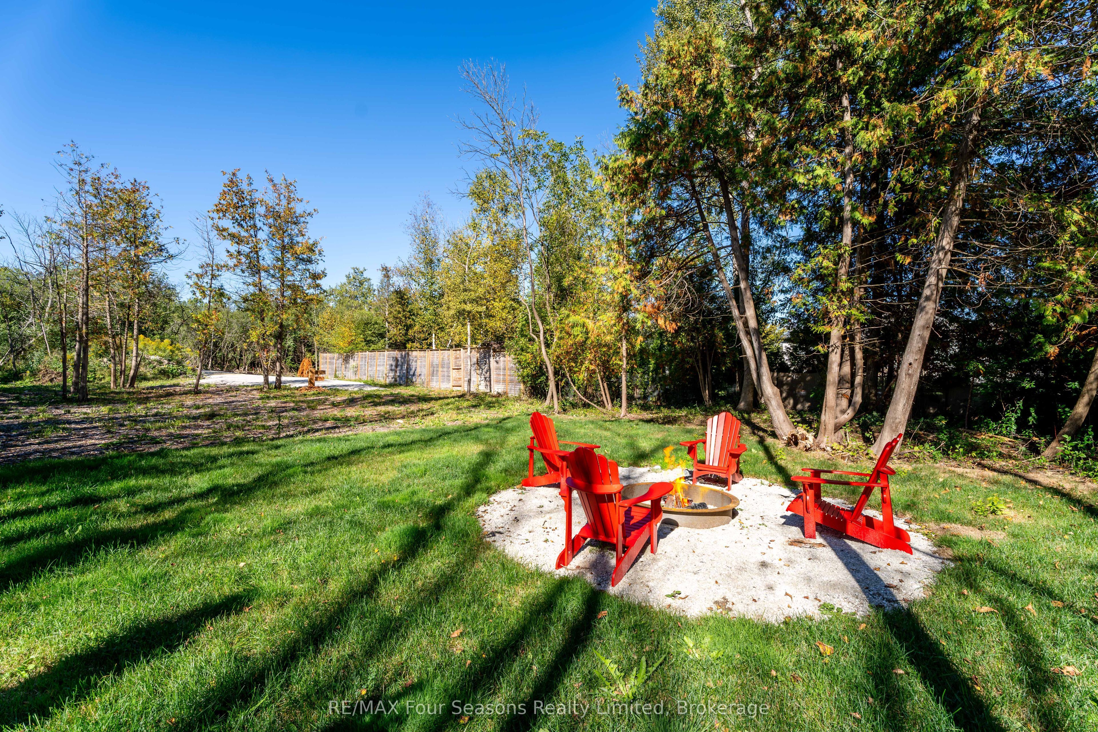 9746 Beachwood Road Property Photo 1