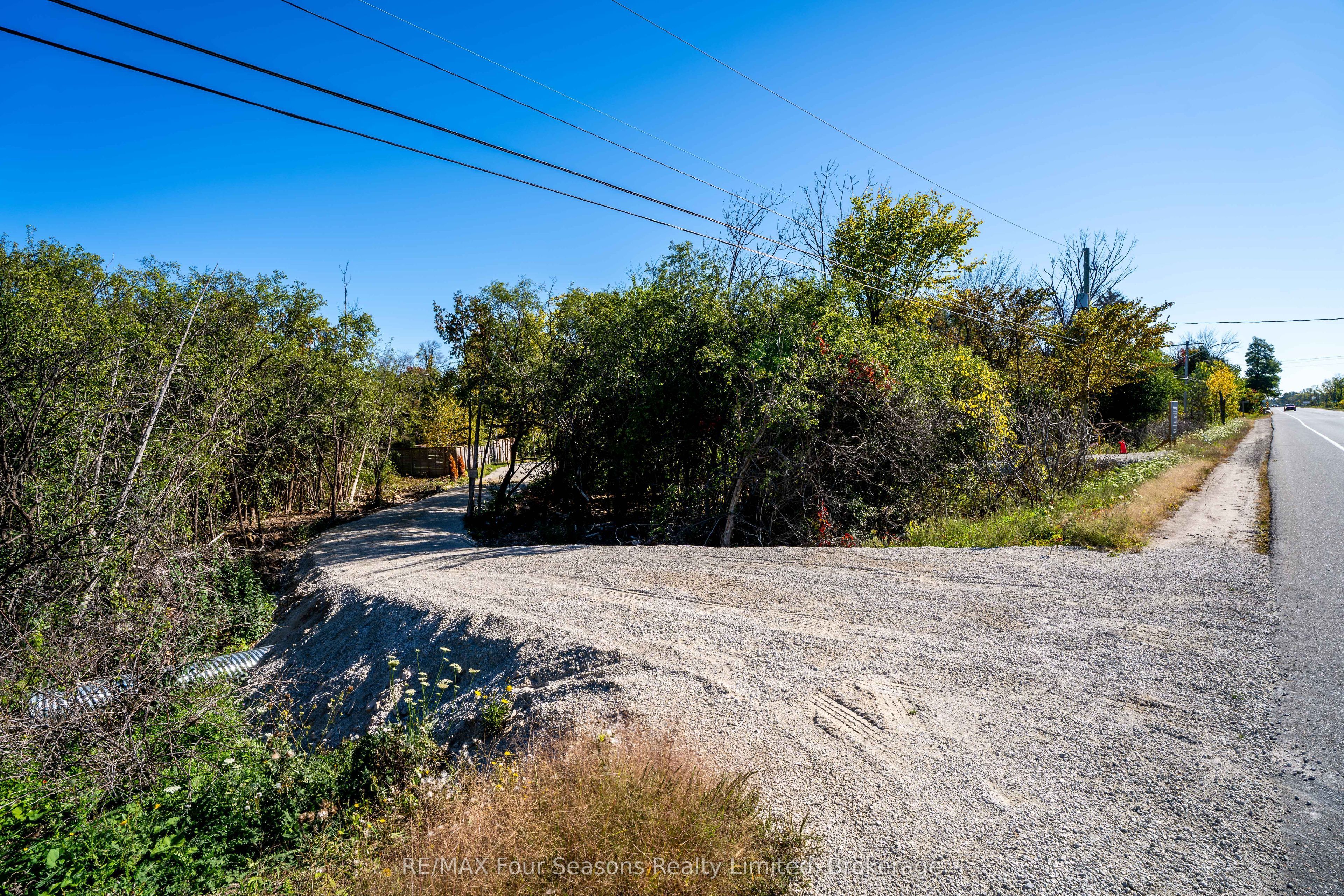 9746 Beachwood Road Property Photo 6