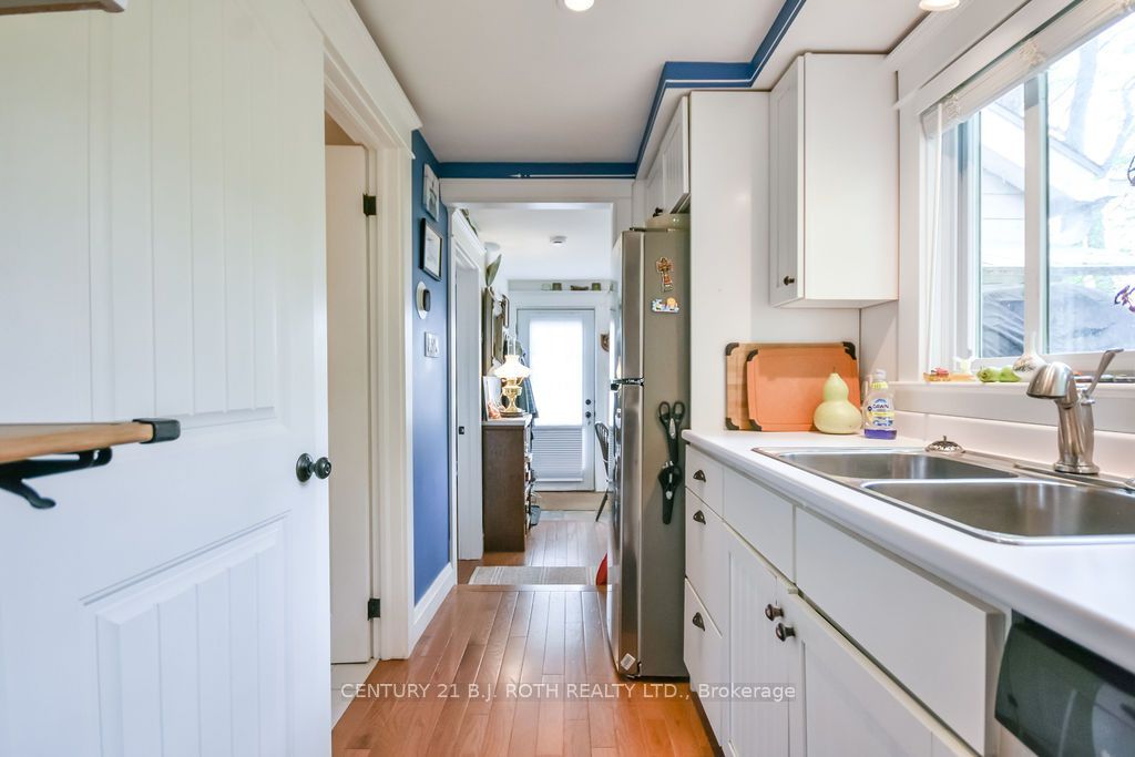 230 Shore Lane Property Photo 4