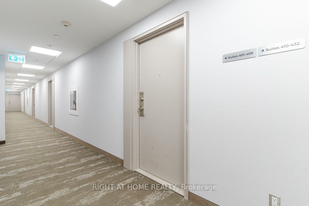 681 Yonge Street 409 Property Photo 3