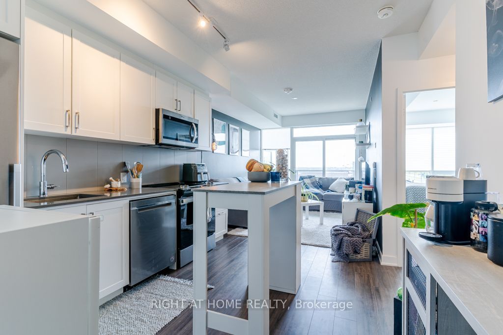 681 Yonge Street 409 Property Photo 7