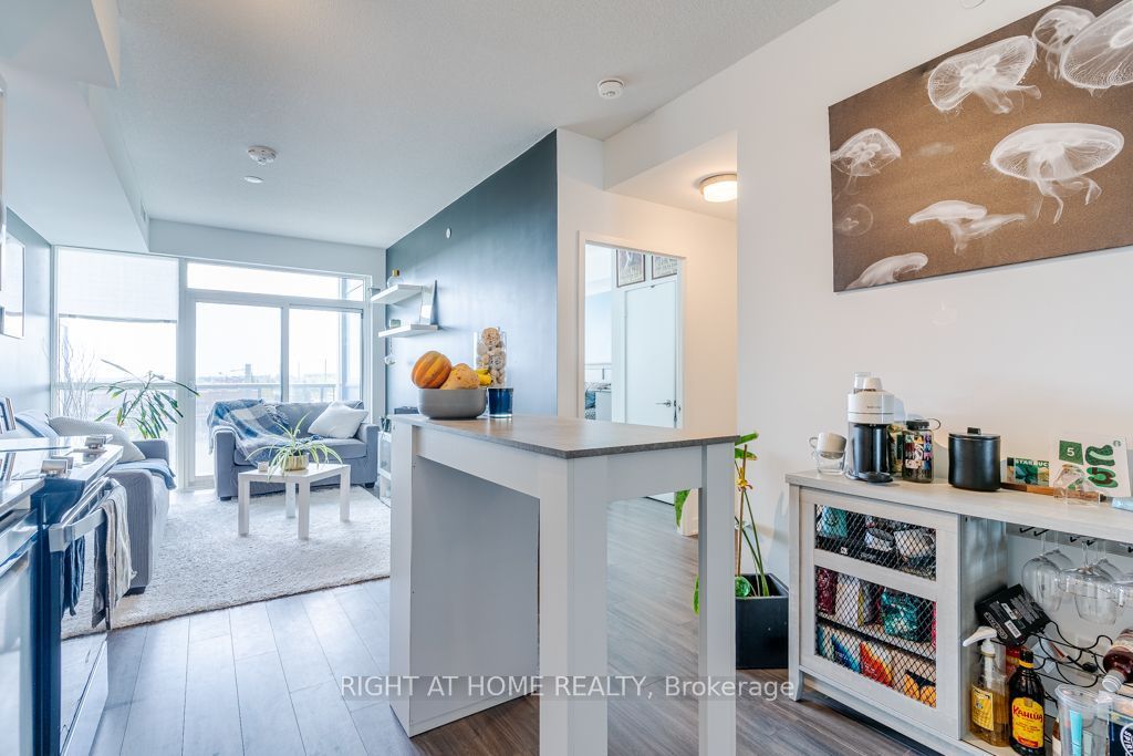 681 Yonge Street 409 Property Photo 8